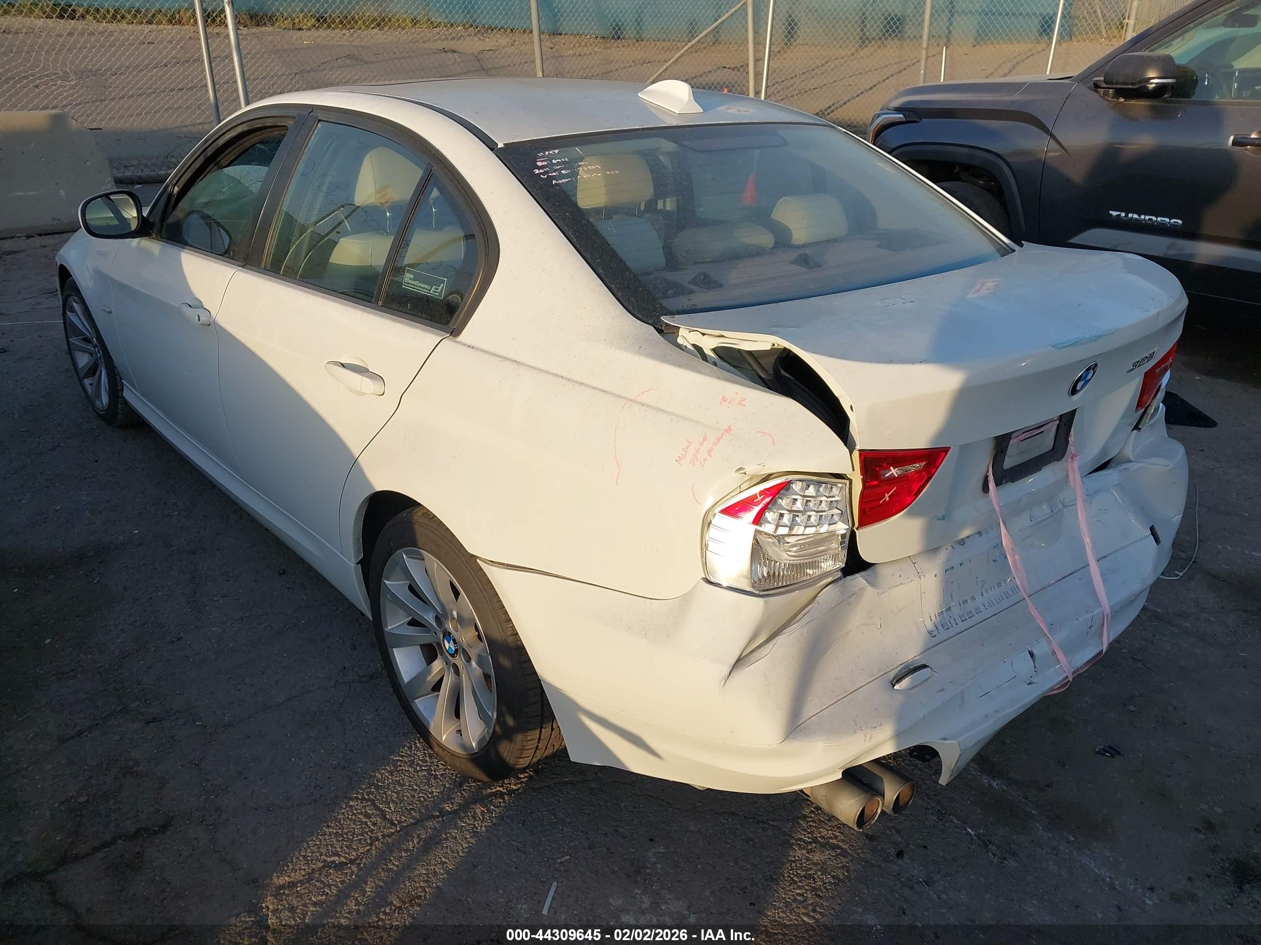 BMW 328I image 3