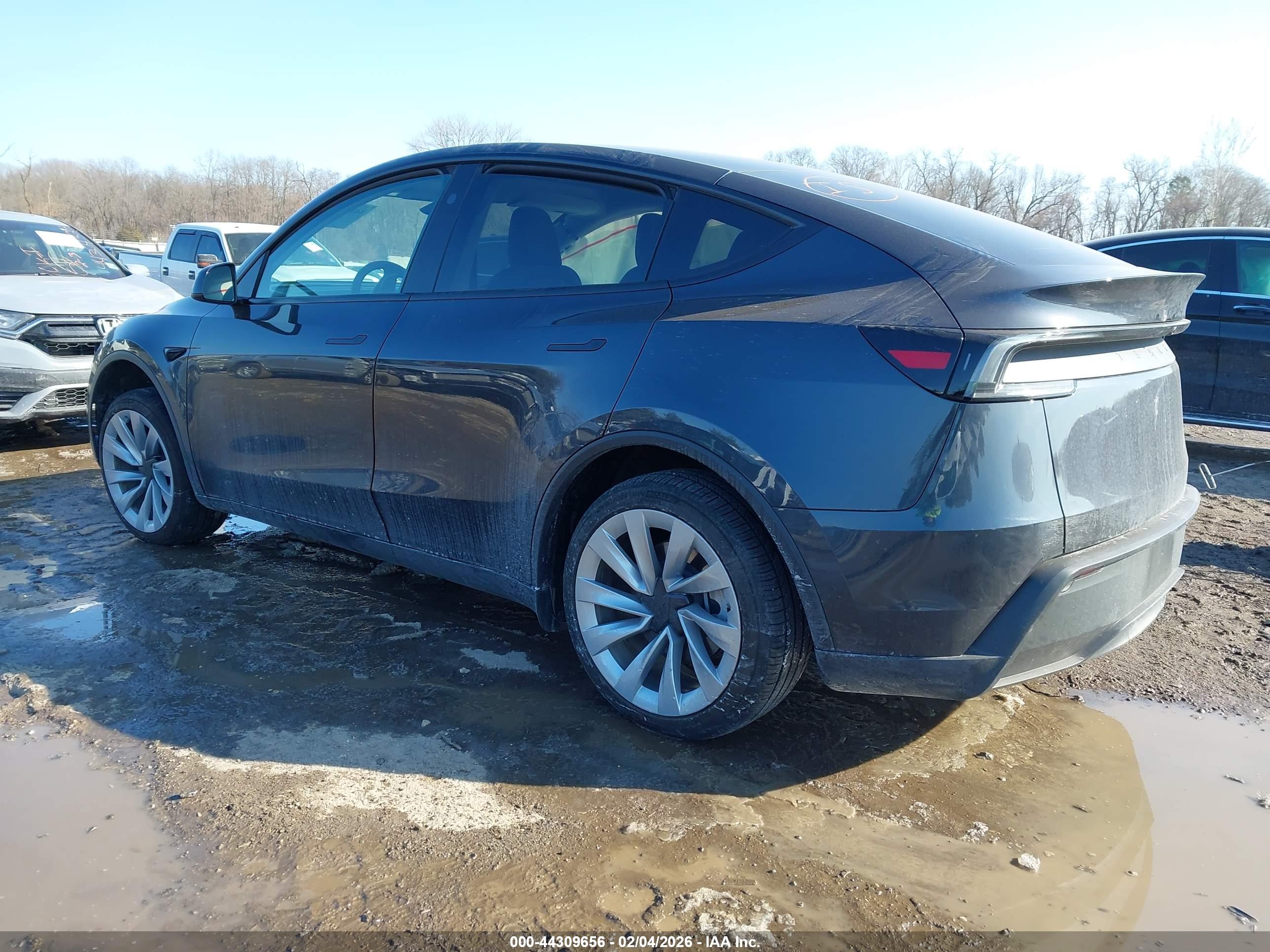 TESLA MODEL image 3