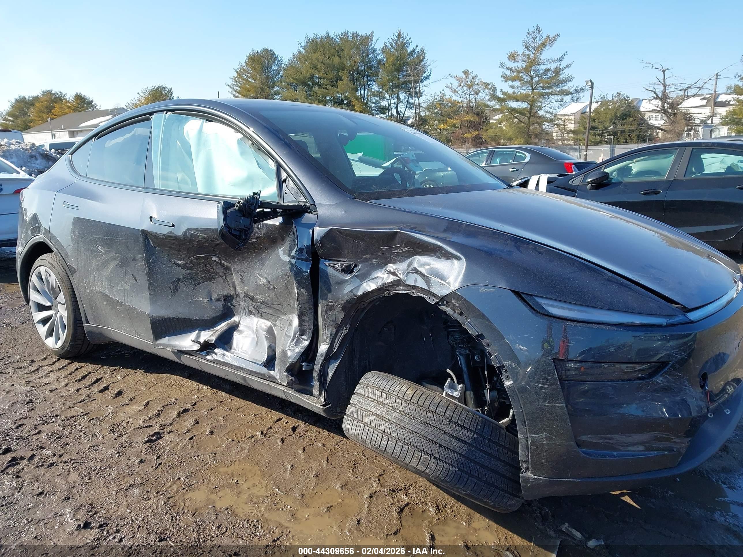 TESLA MODEL image 6