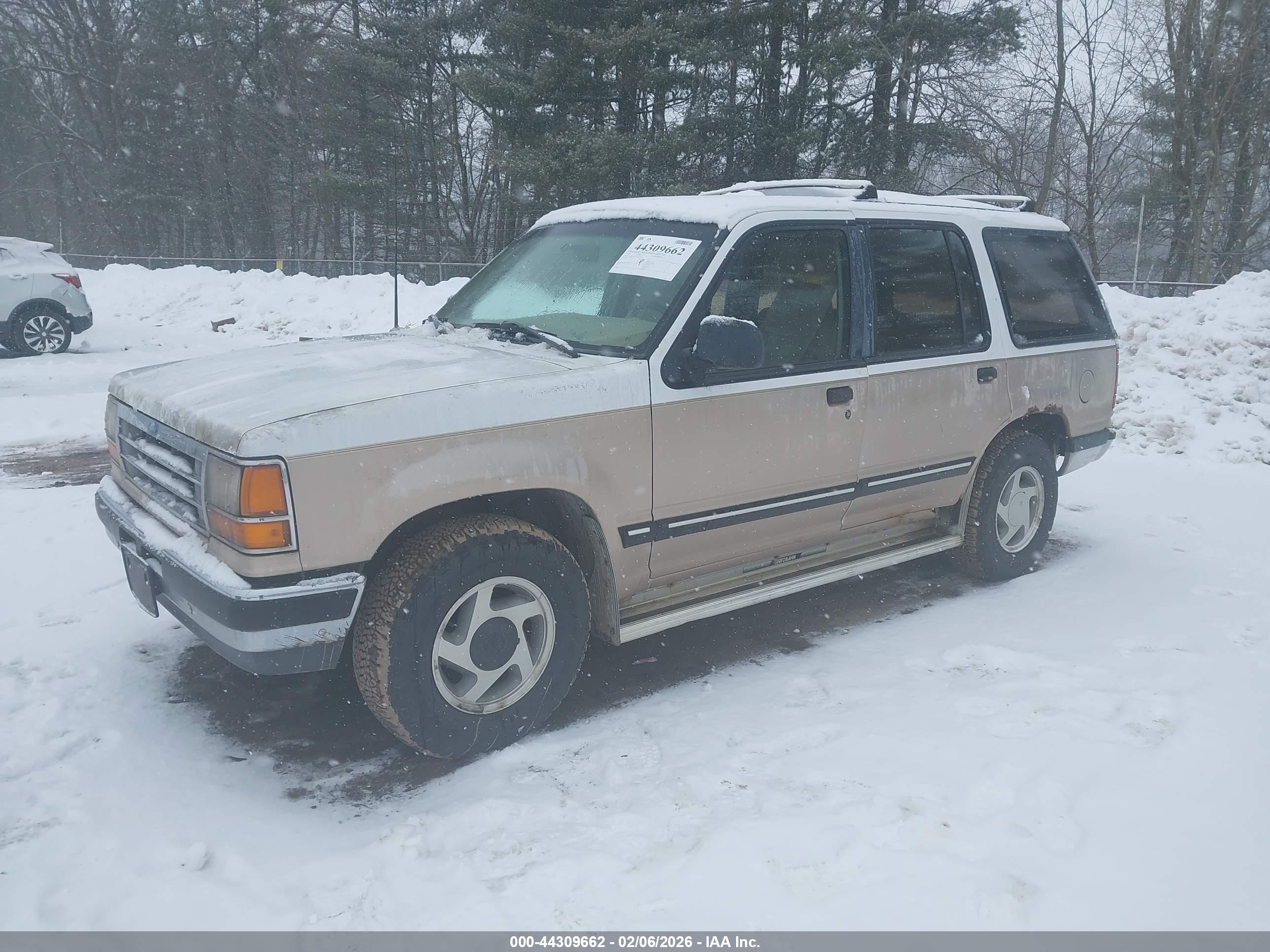 FORD EXPLORER image 2