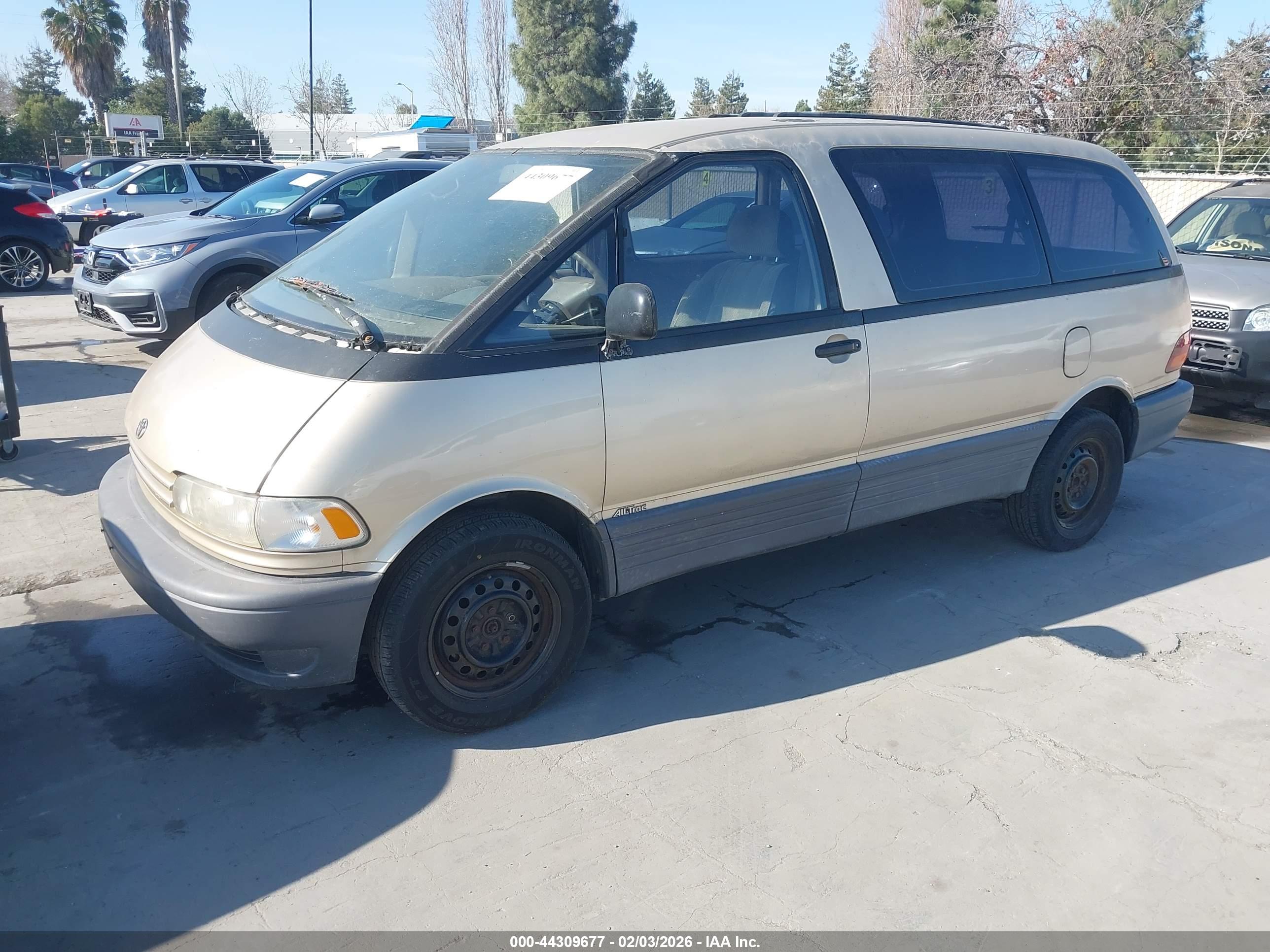 TOYOTA PREVIA image 2