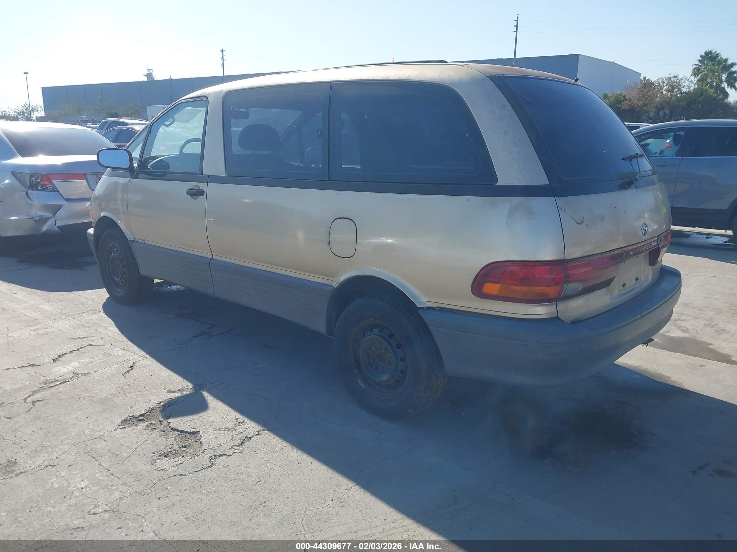 TOYOTA PREVIA image 3