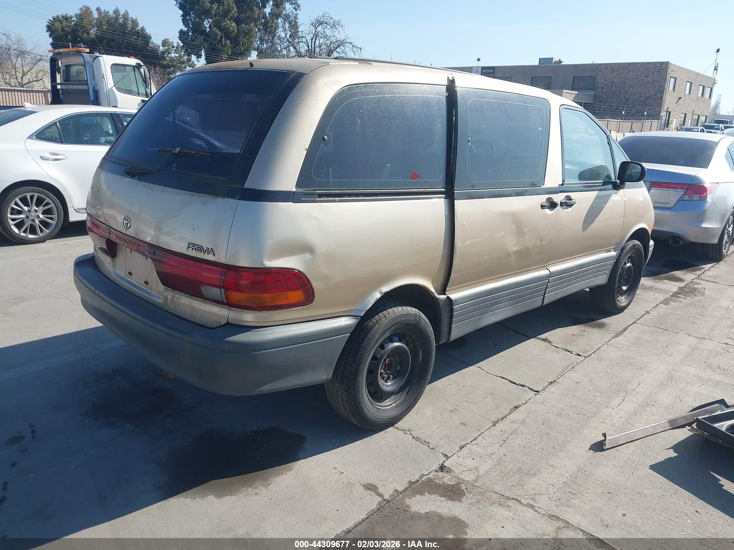 TOYOTA PREVIA image 4