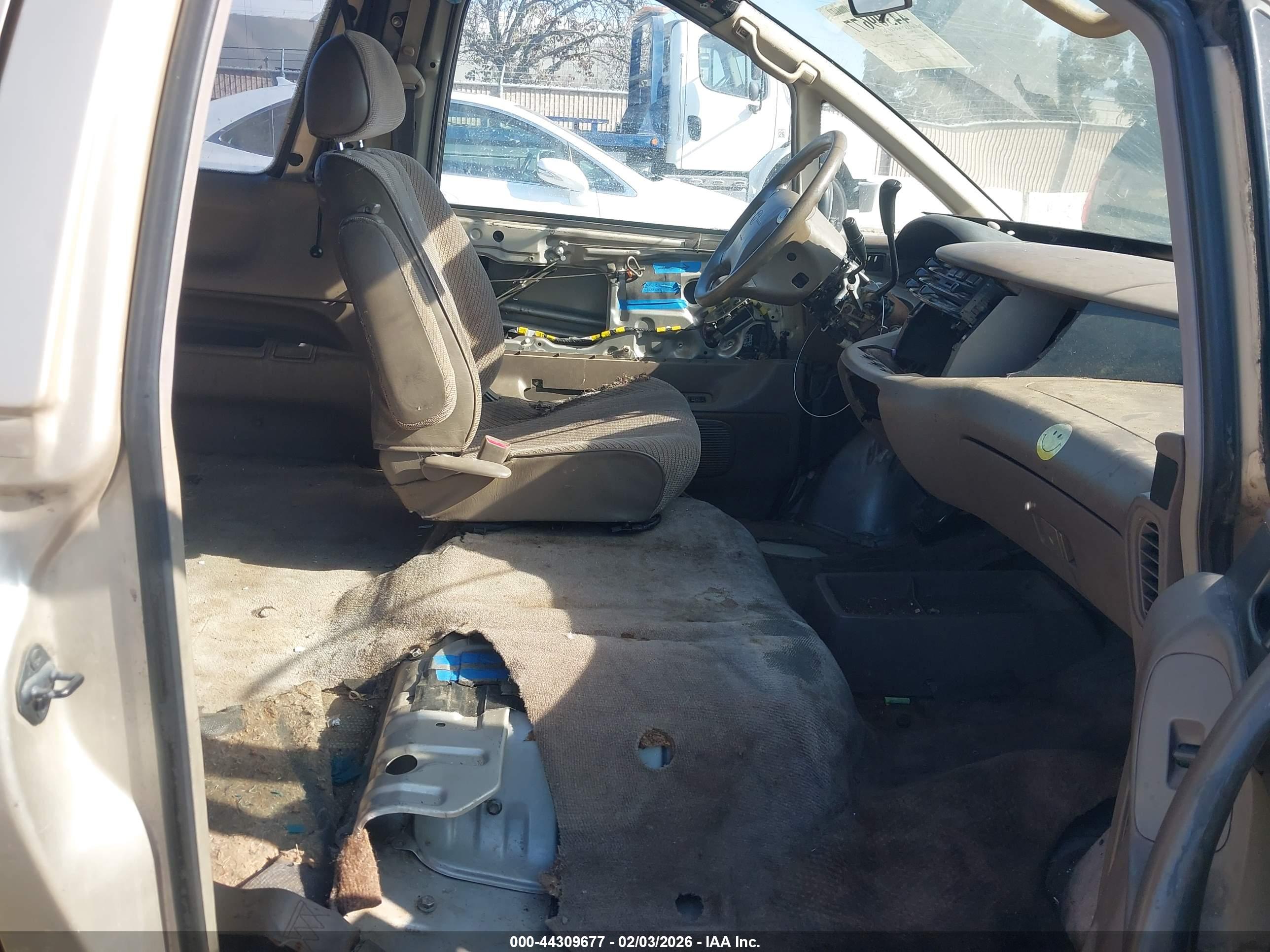 TOYOTA PREVIA image 5
