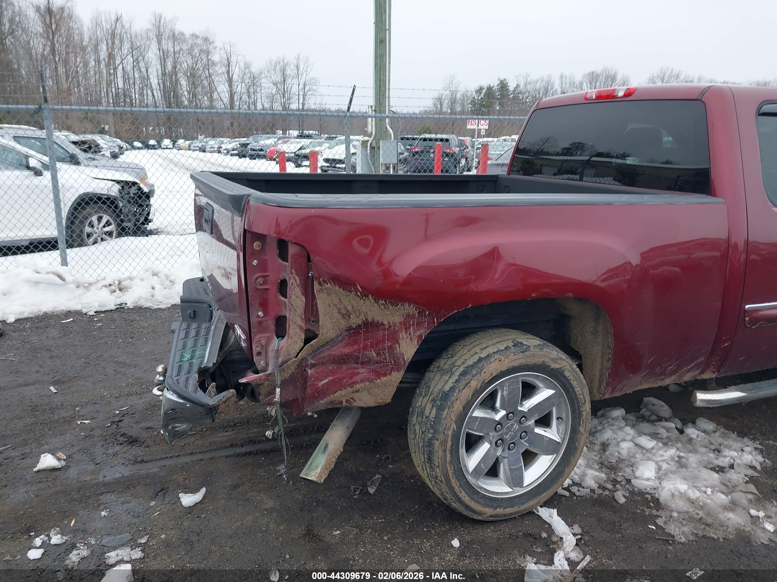 GMC SIERRA image 6