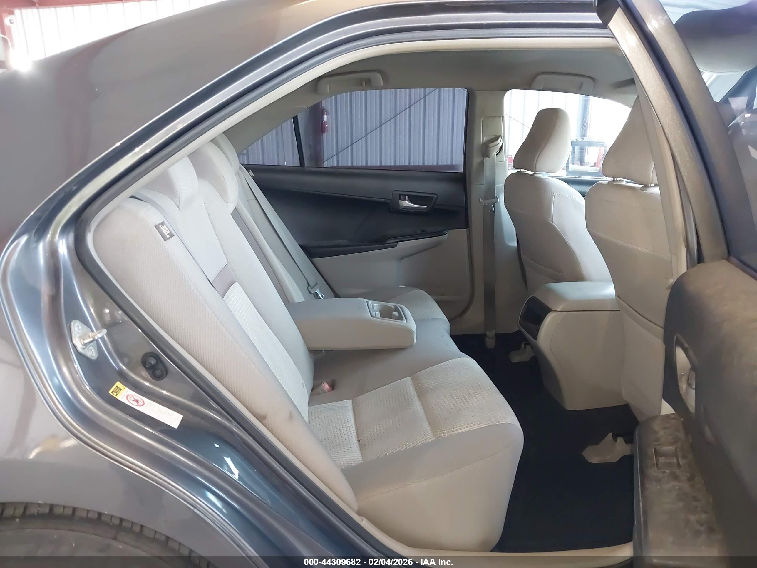 TOYOTA CAMRY image 8