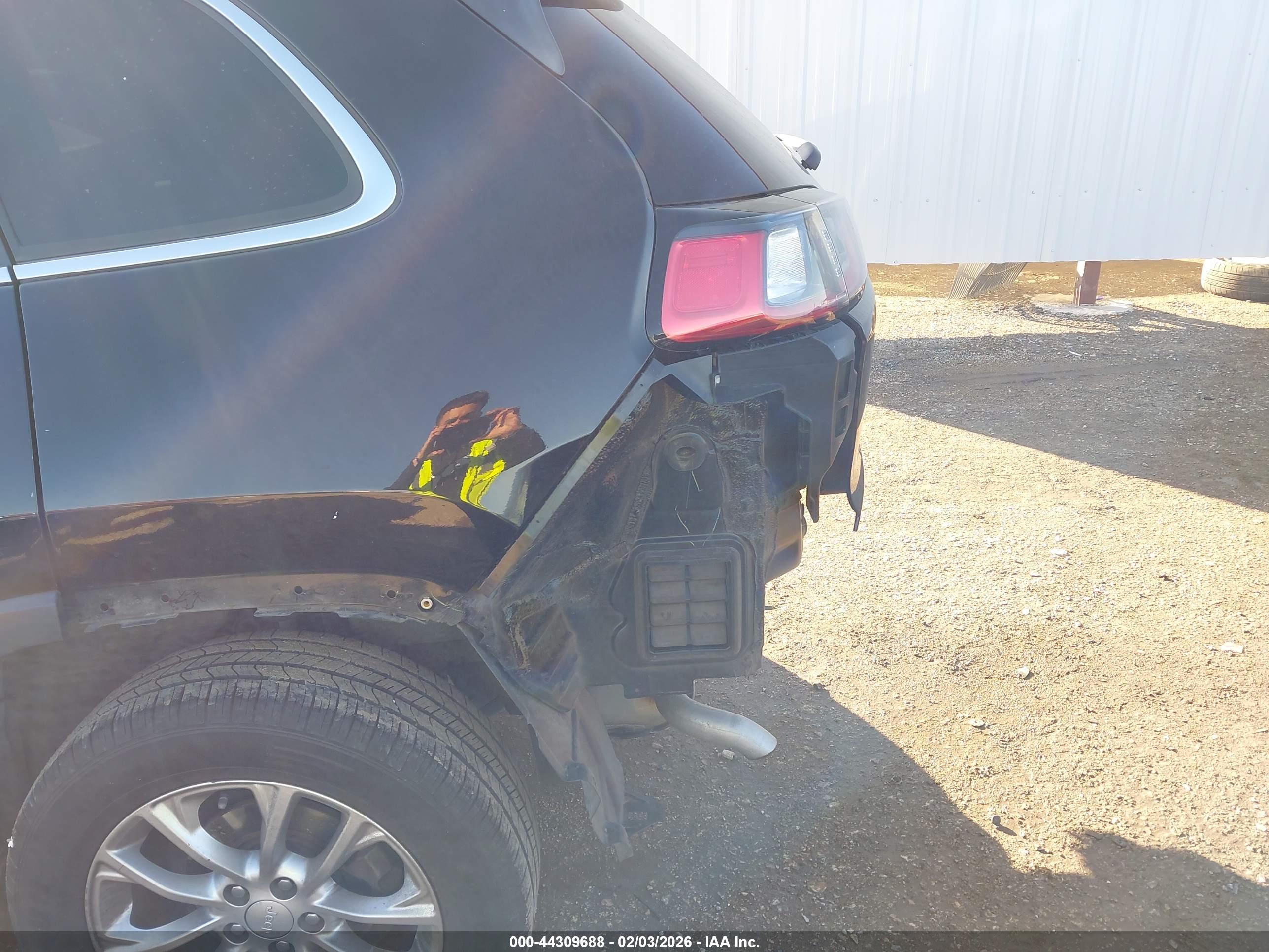 JEEP CHEROKEE image 6