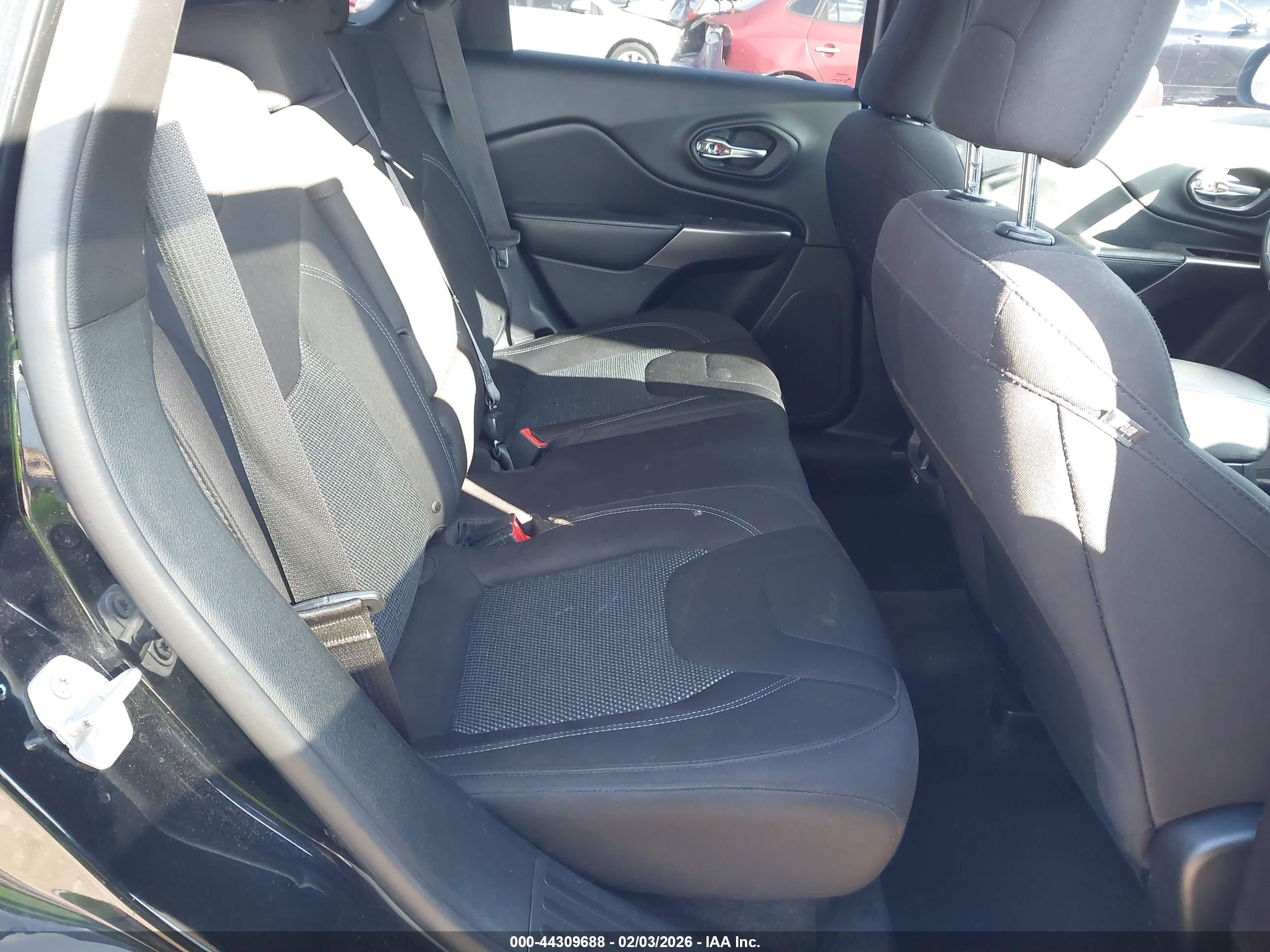 JEEP CHEROKEE image 8