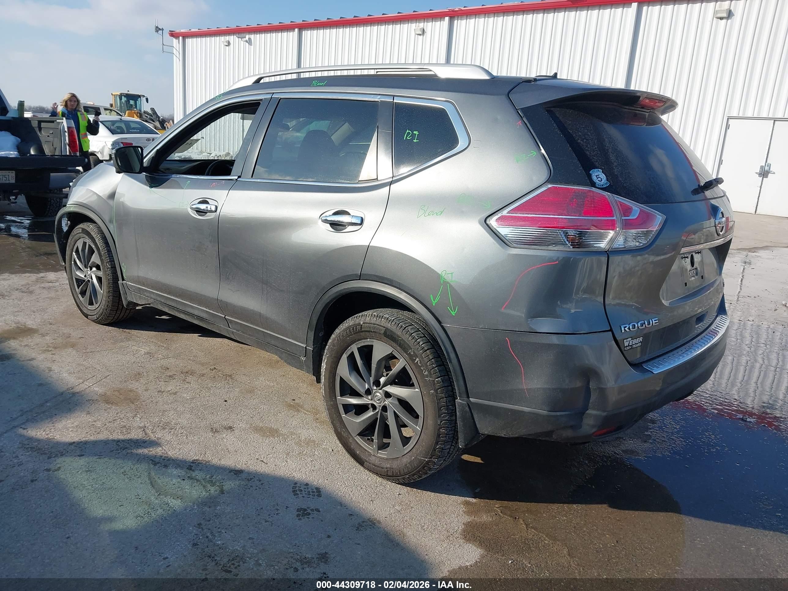 NISSAN ROGUE image 3