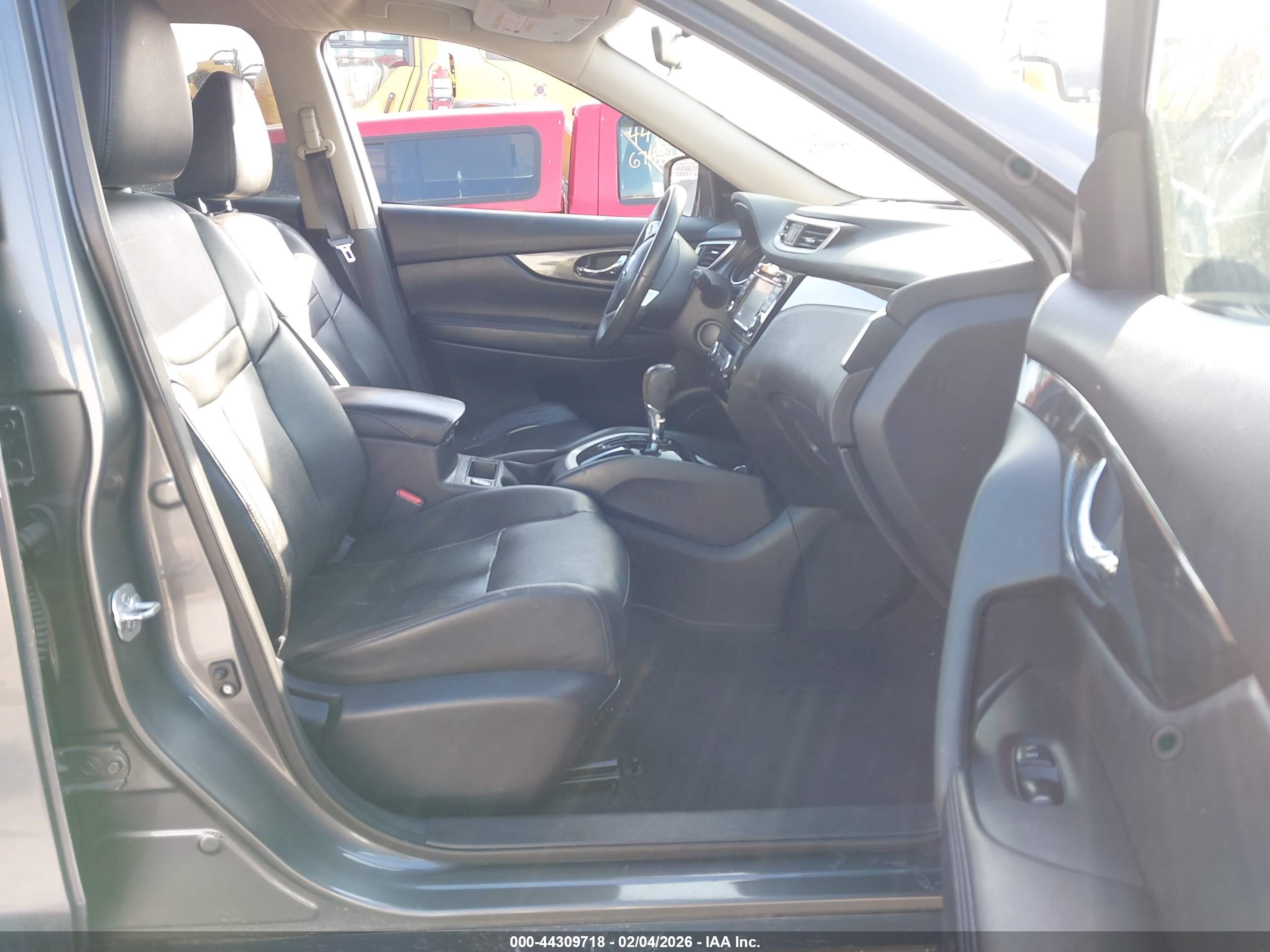NISSAN ROGUE image 5