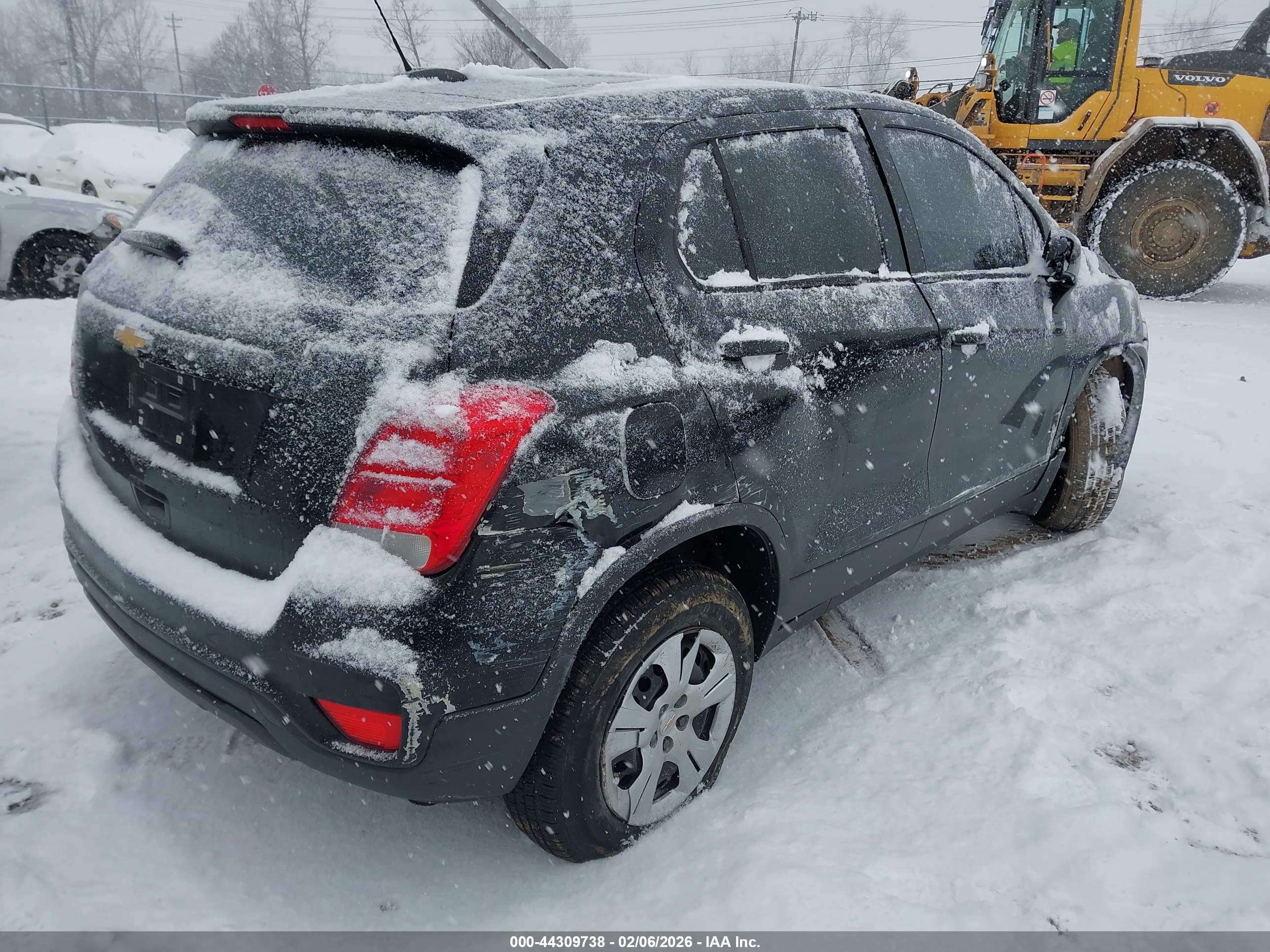CHEVROLET TRAX image 4