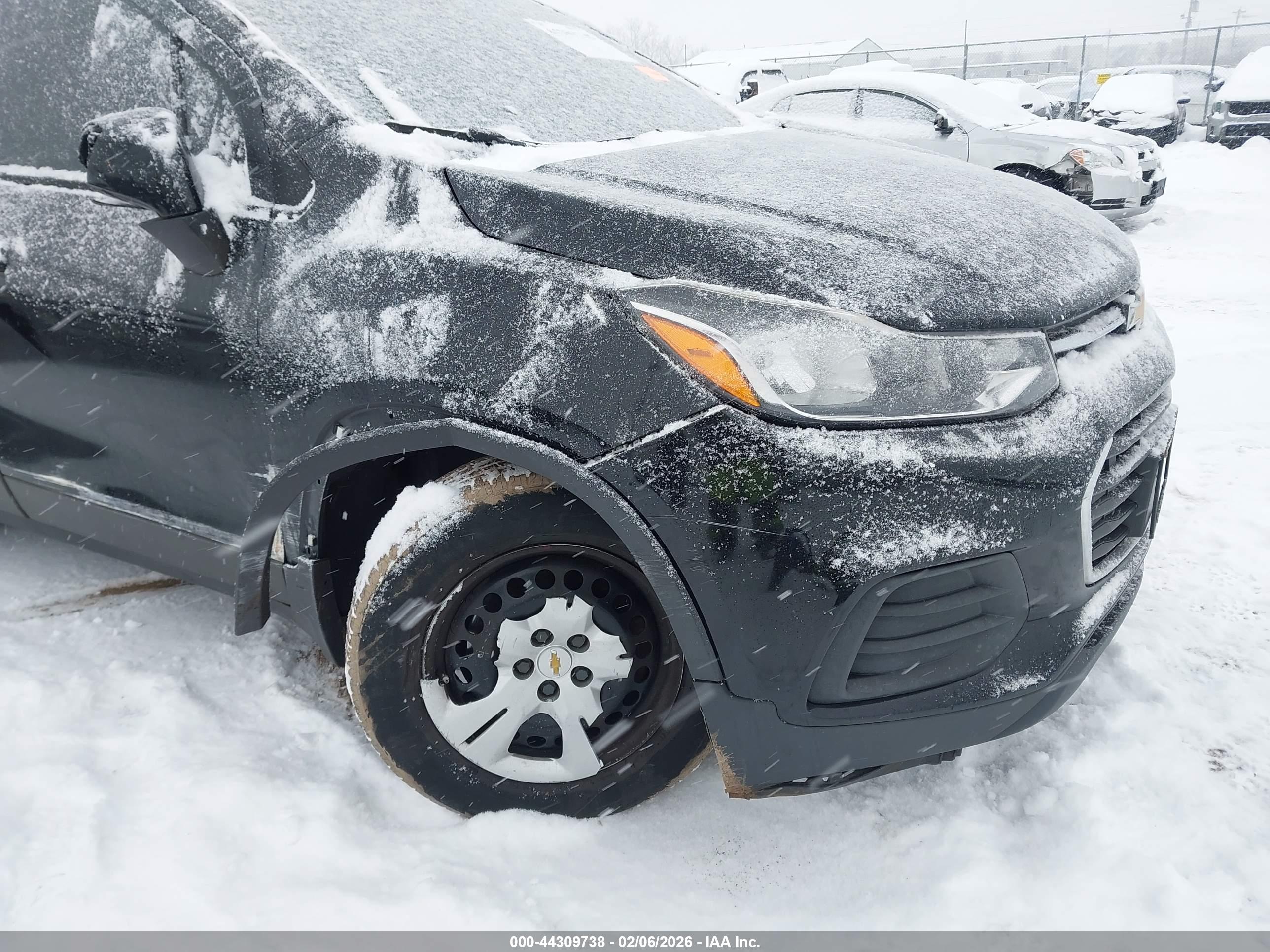 CHEVROLET TRAX image 6