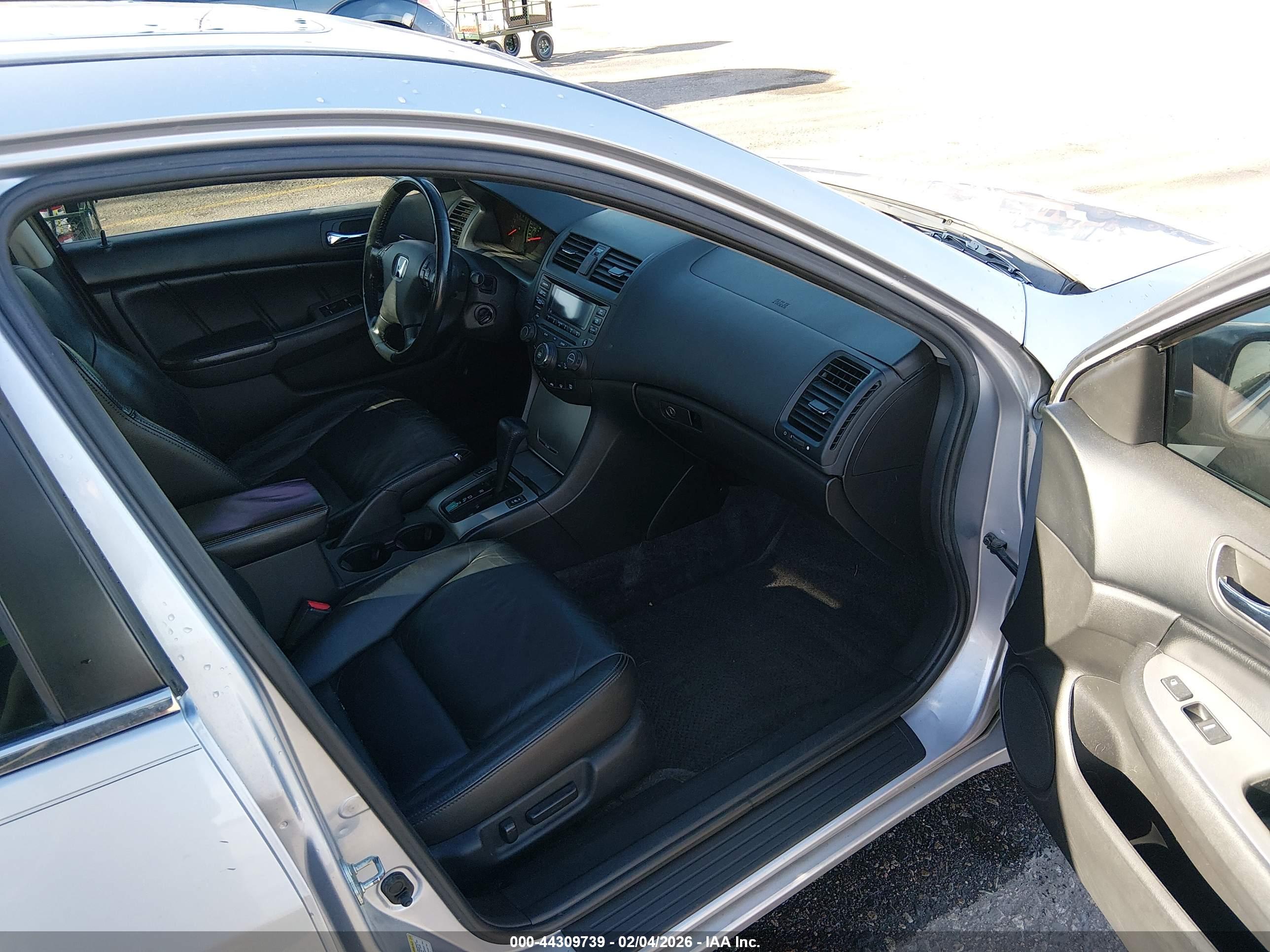 HONDA ACCORD image 5