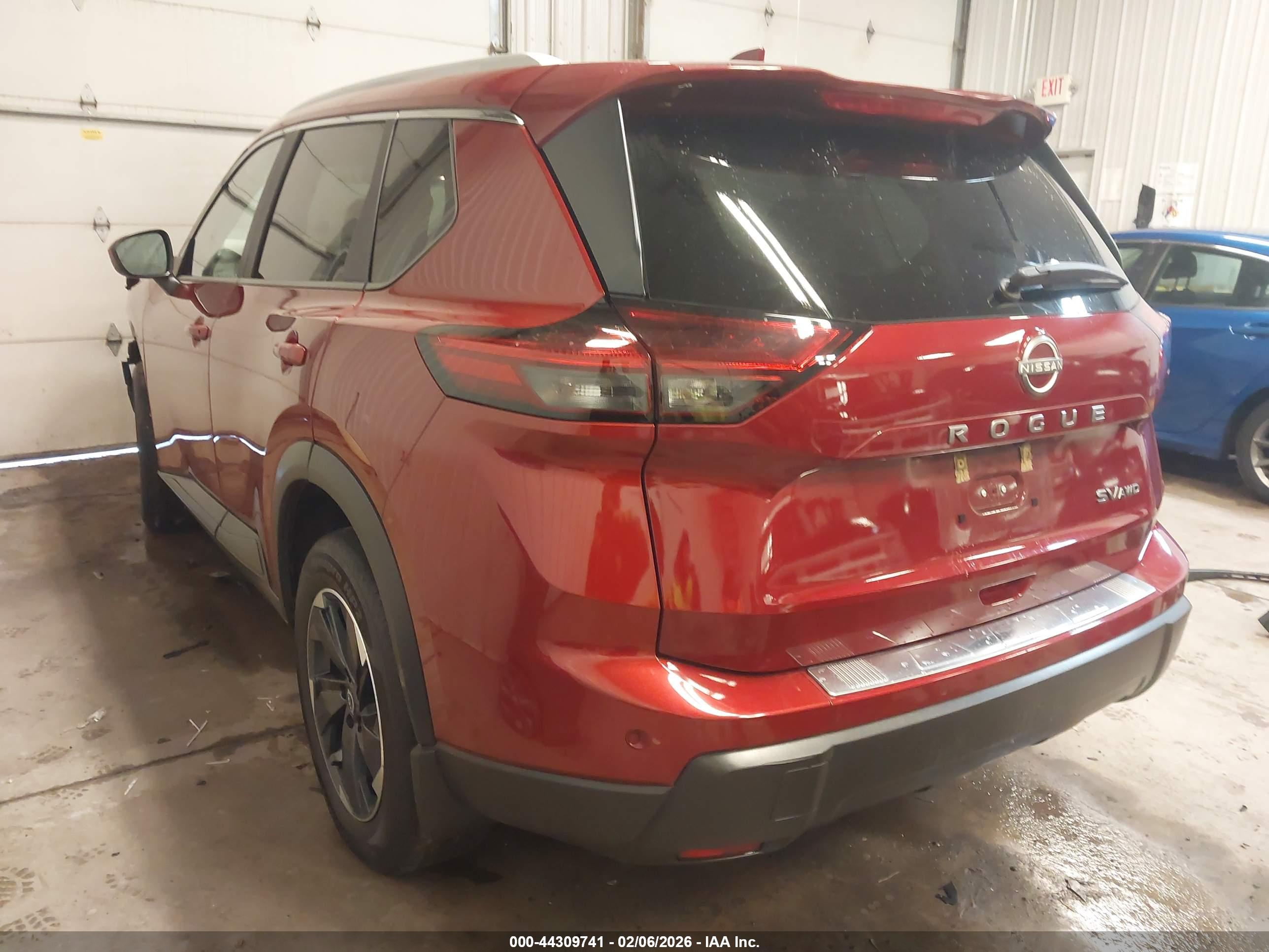 NISSAN ROGUE image 3