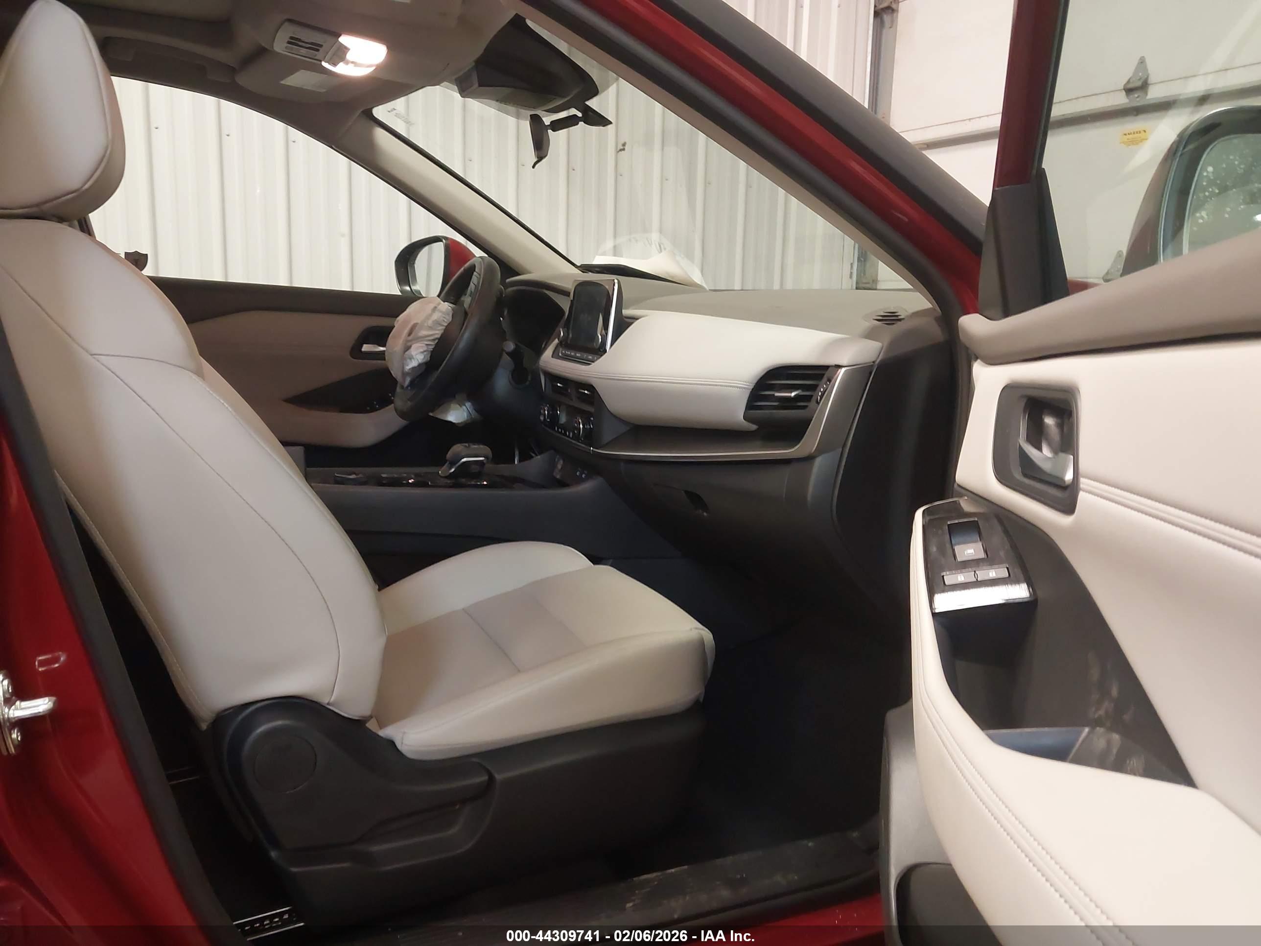 NISSAN ROGUE image 5