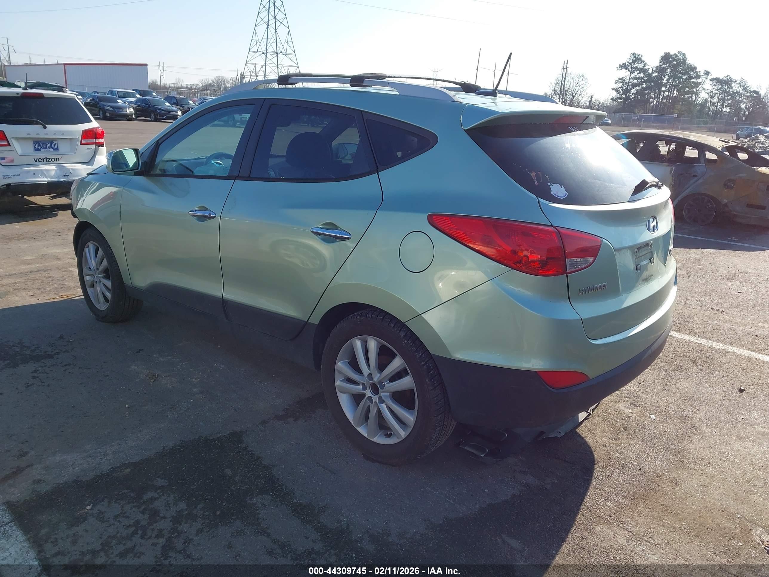 HYUNDAI TUCSON image 3