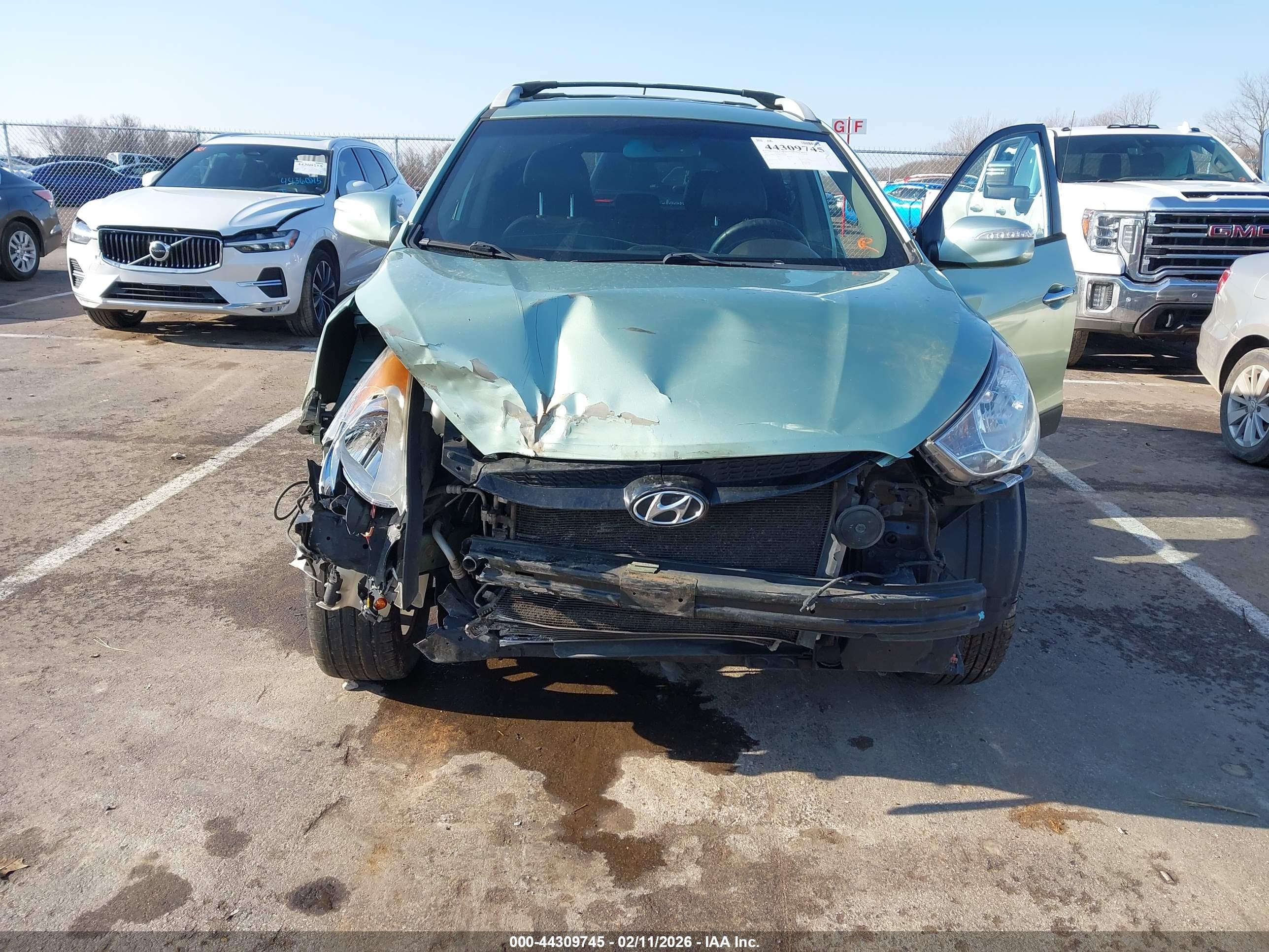 HYUNDAI TUCSON image 6