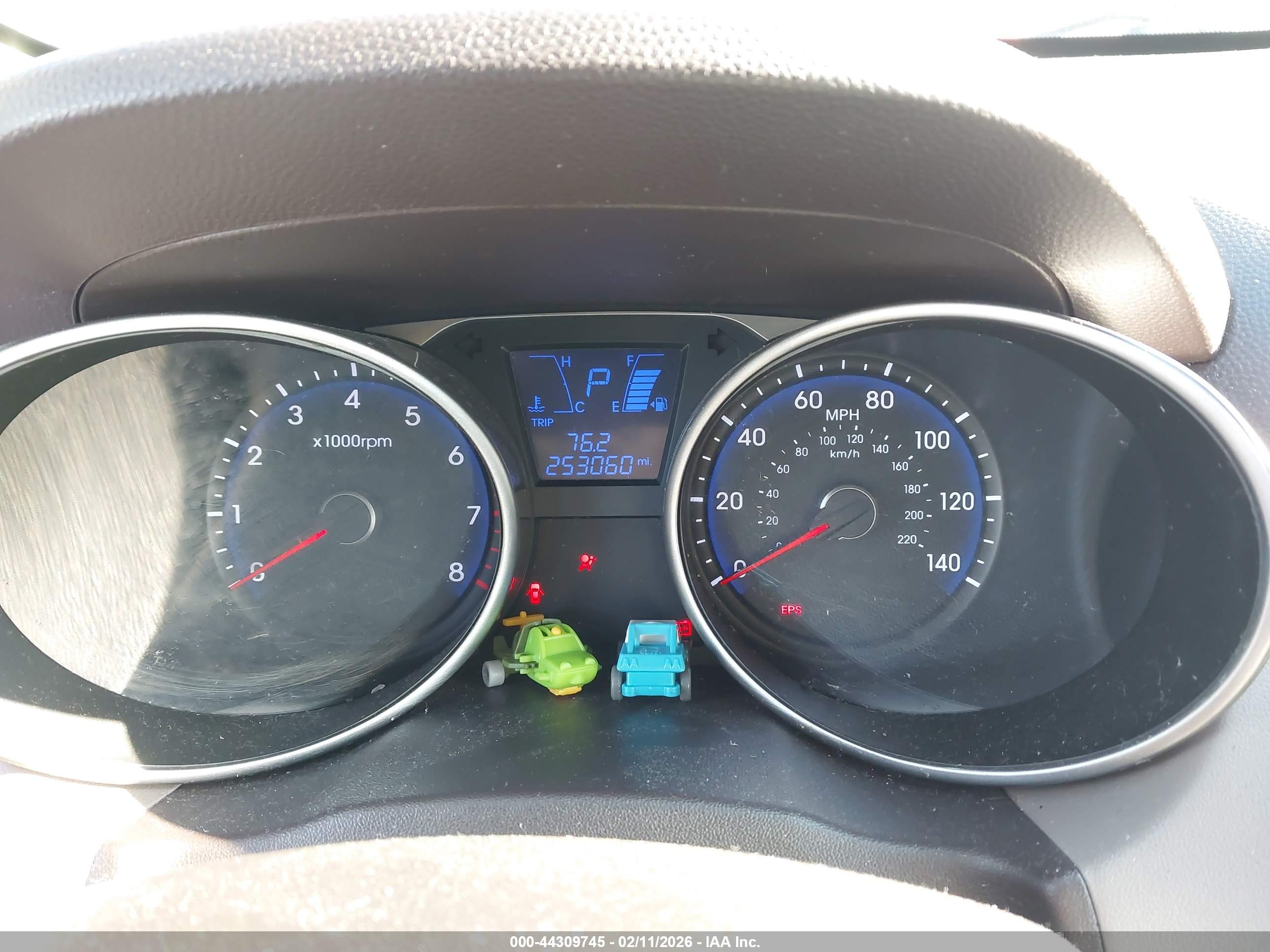 HYUNDAI TUCSON image 7