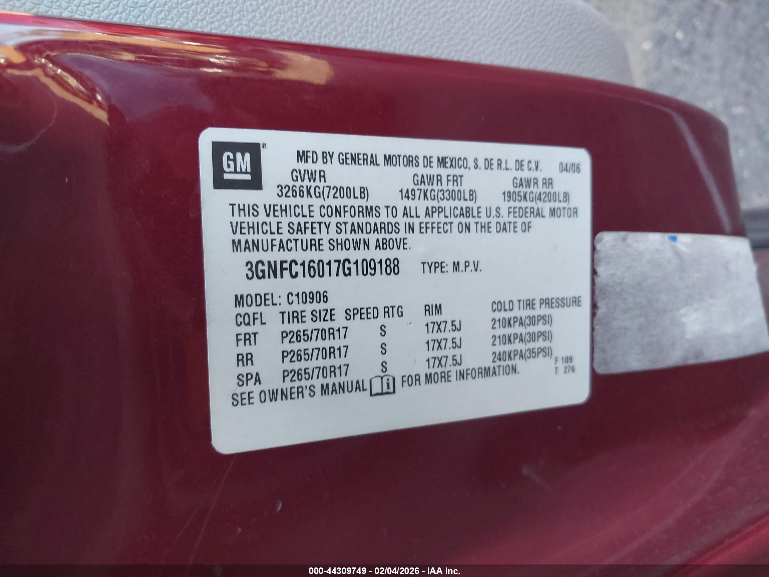CHEVROLET SUBURBAN image 9