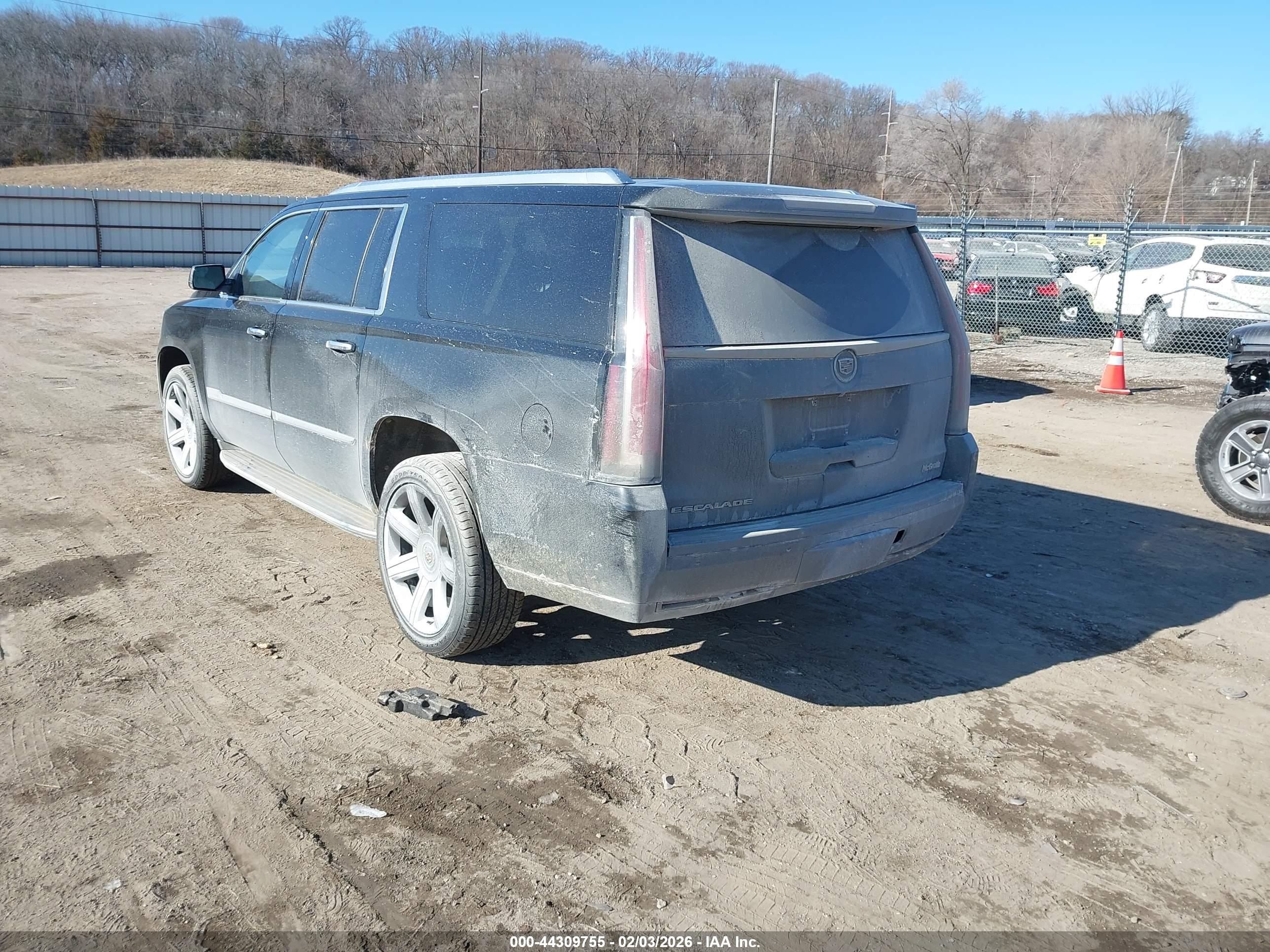 CADILLAC ESCALADE image 3