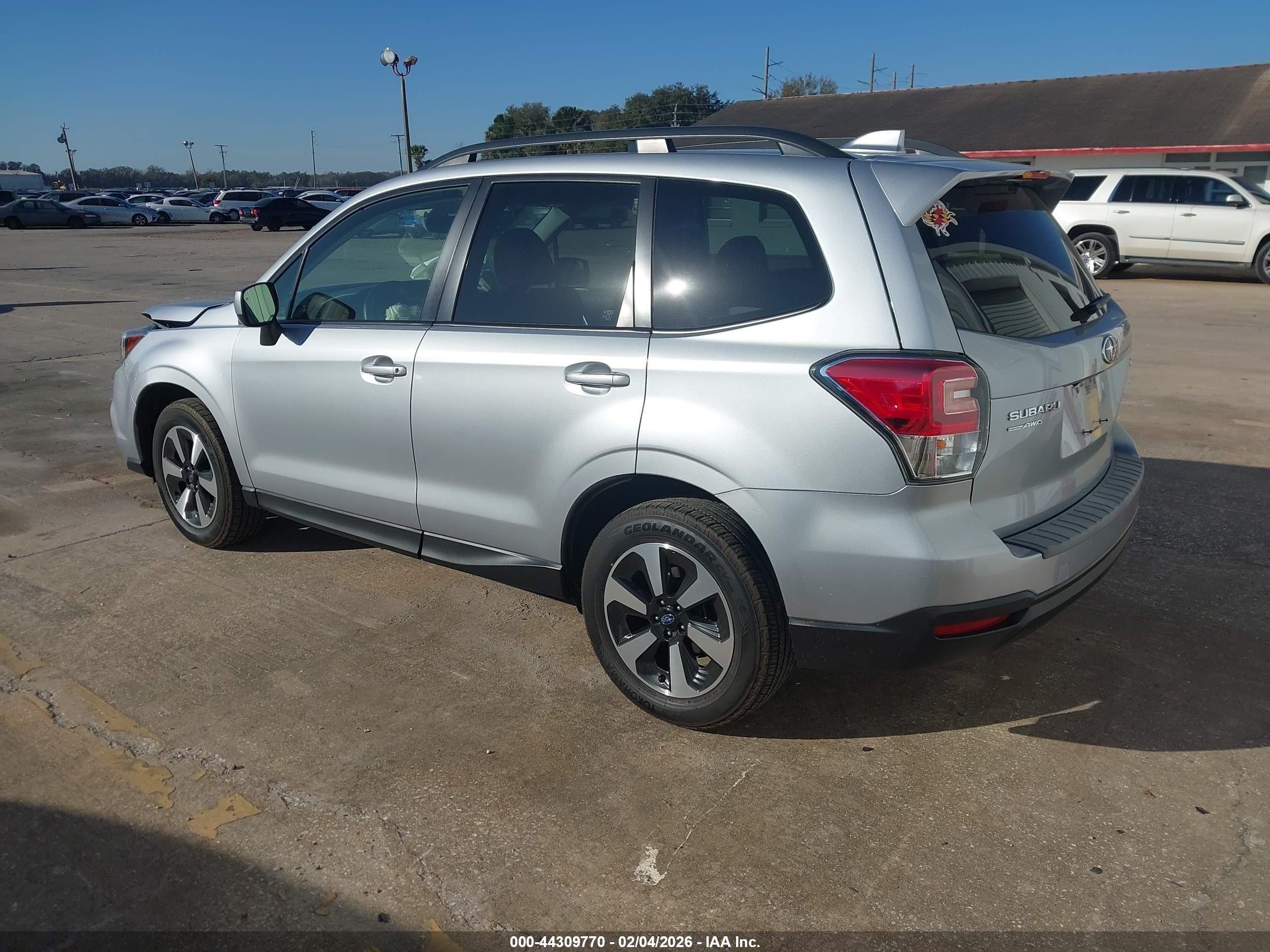 SUBARU FORESTER image 3