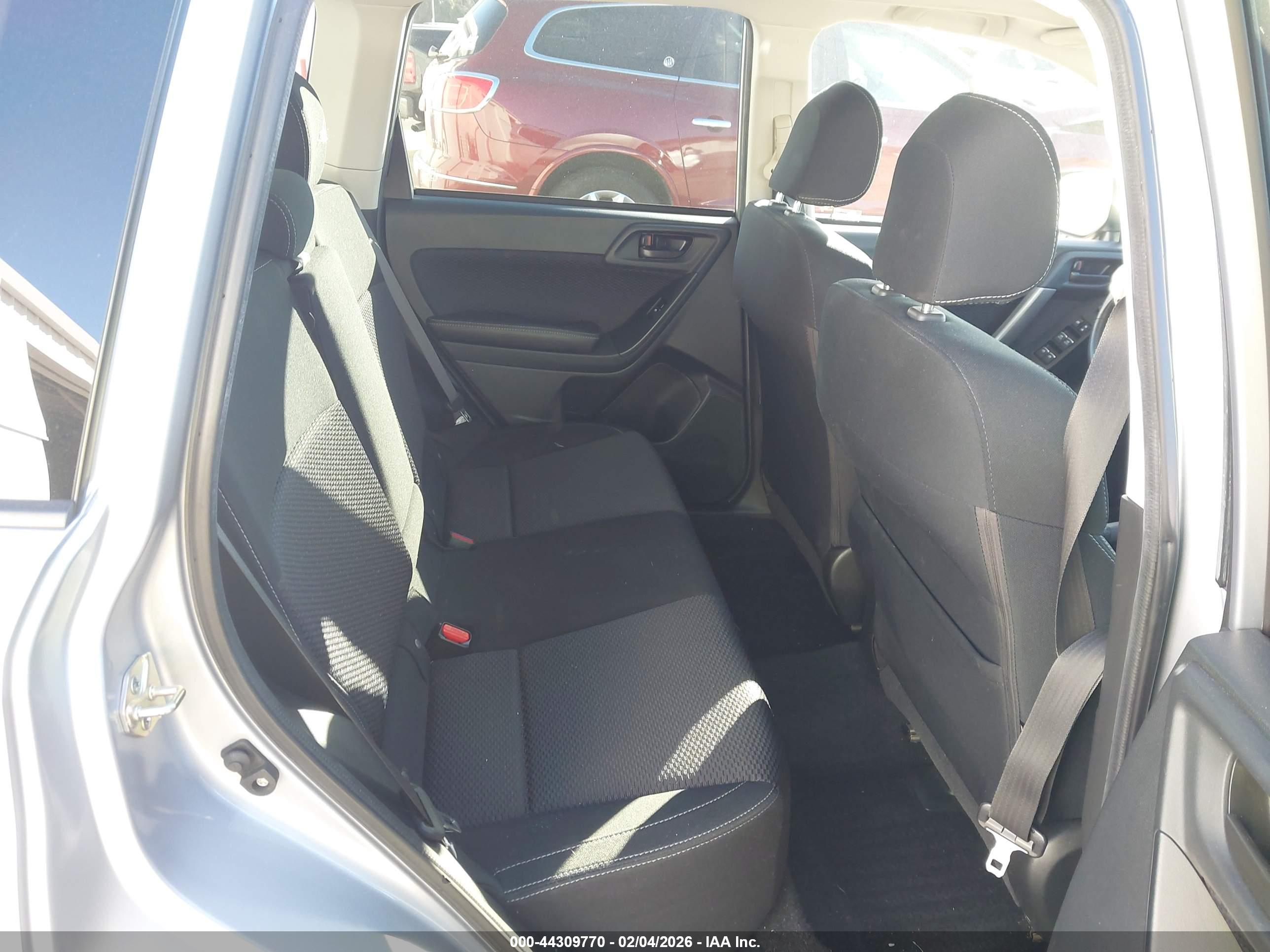 SUBARU FORESTER image 8