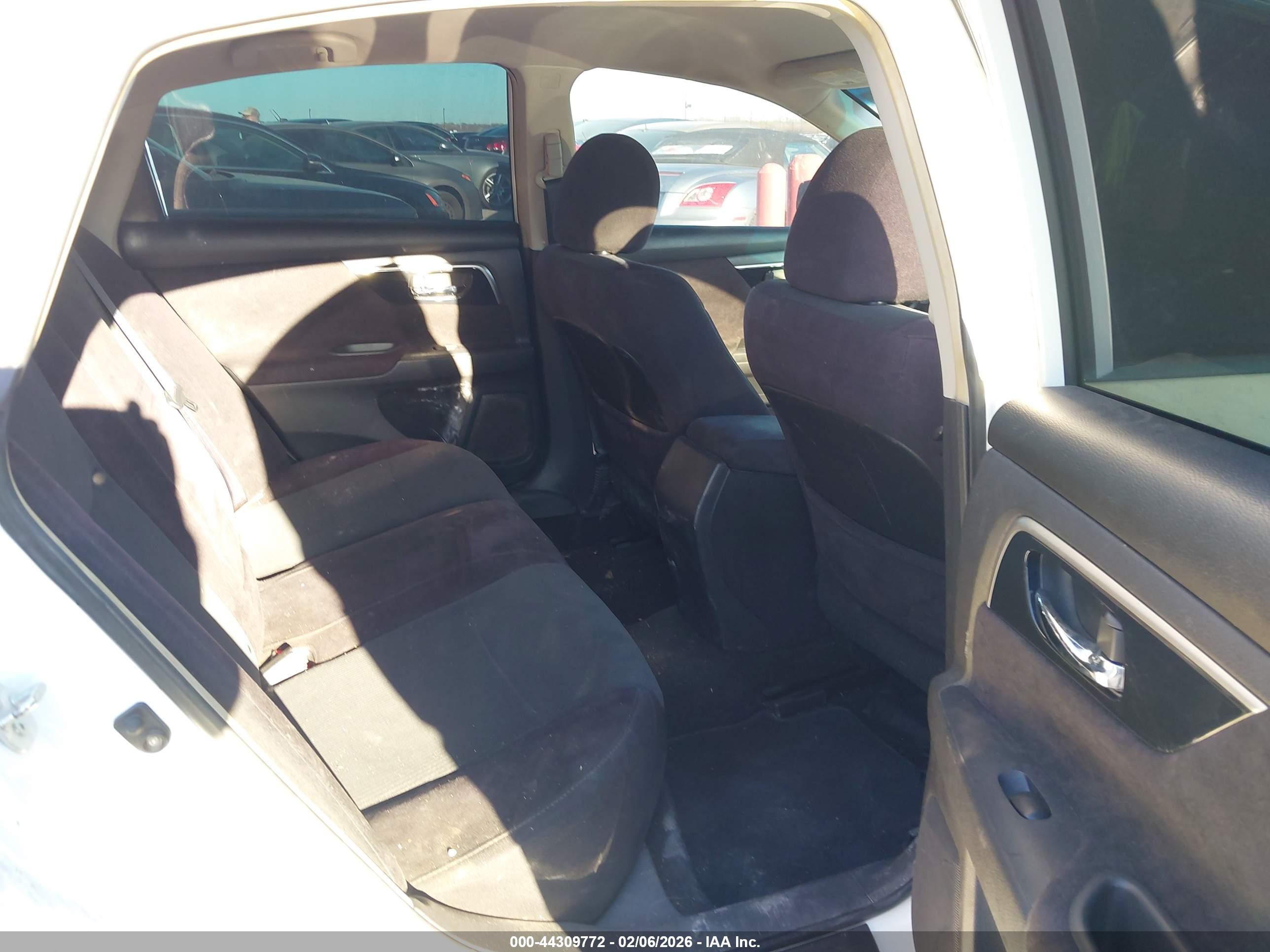 NISSAN ALTIMA image 8
