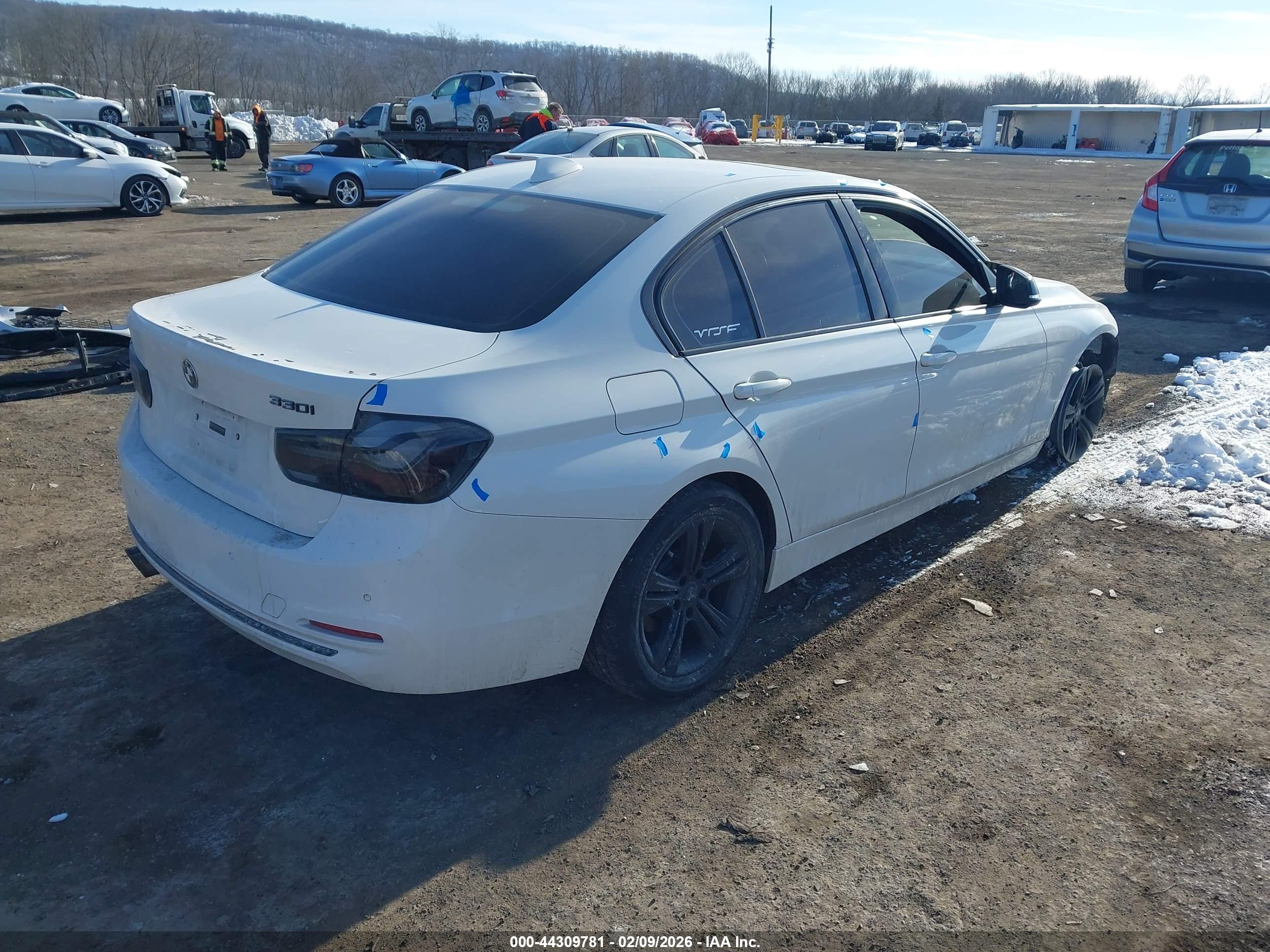 BMW 330I image 4
