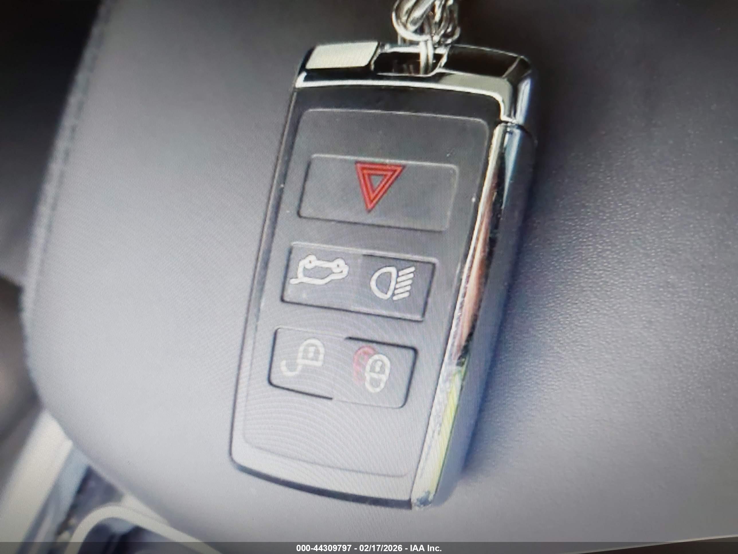 LAND ROVER image 11