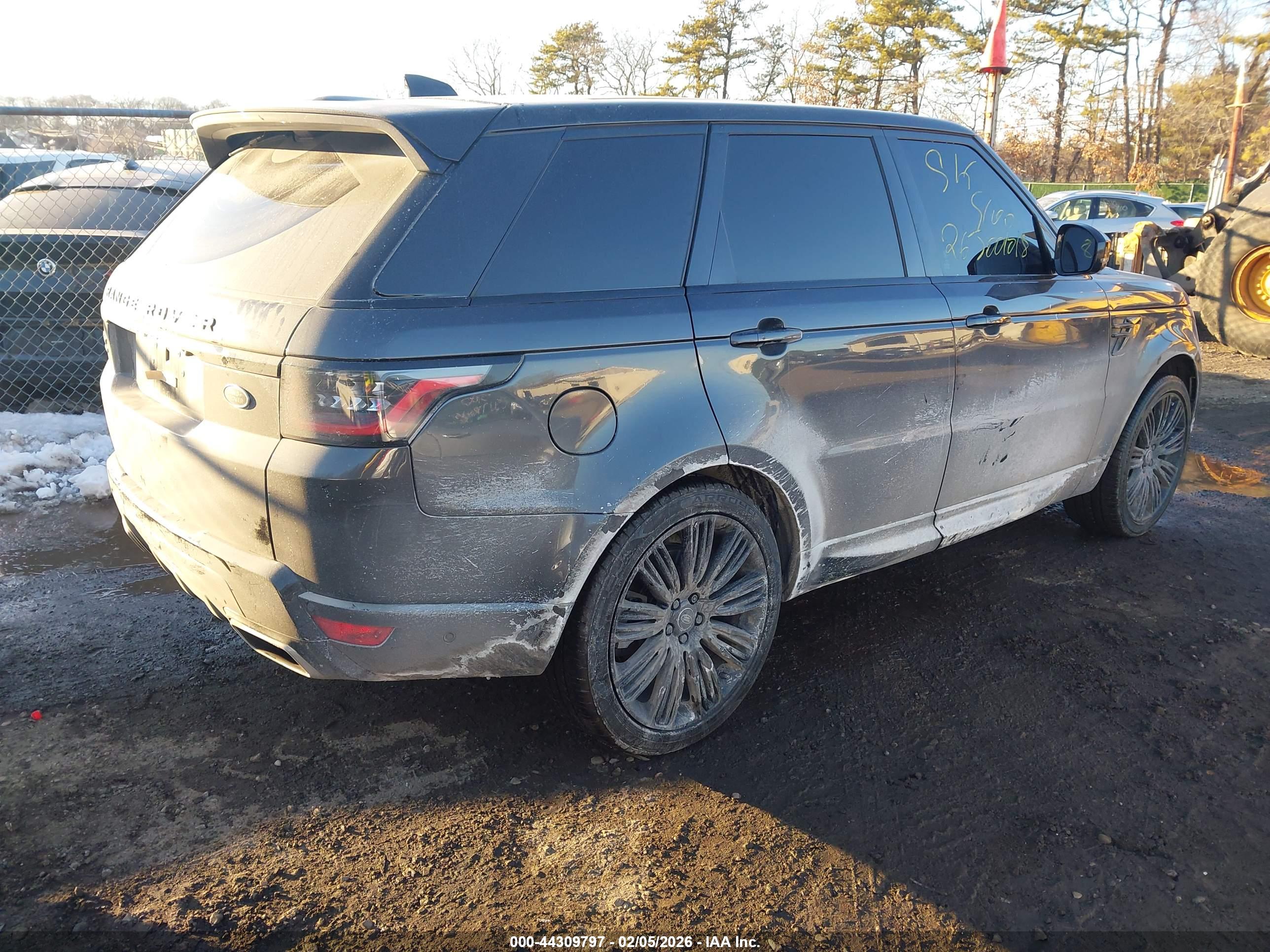 LAND ROVER image 4