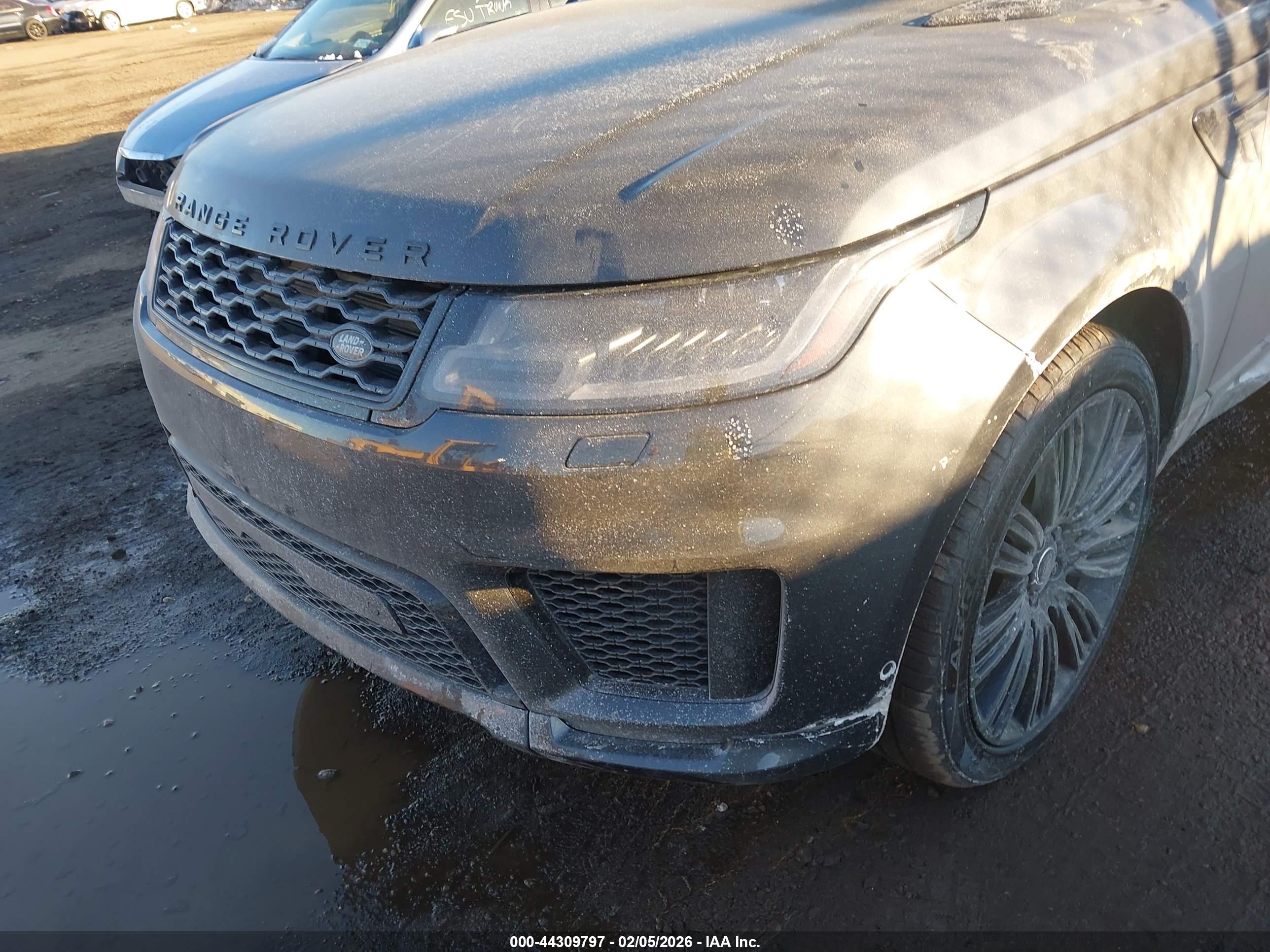 LAND ROVER image 6