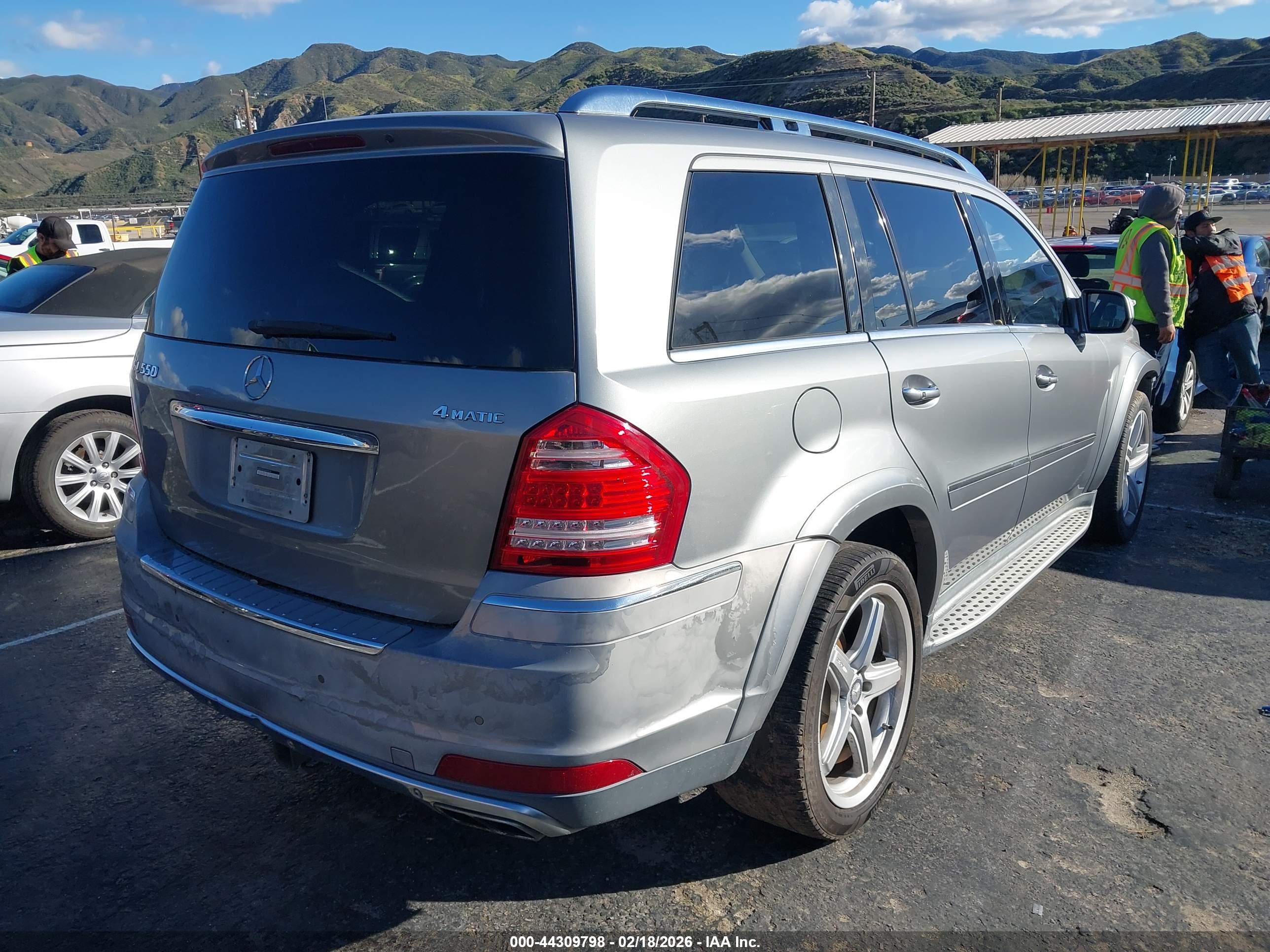 MERCEDES-BENZ GL image 4