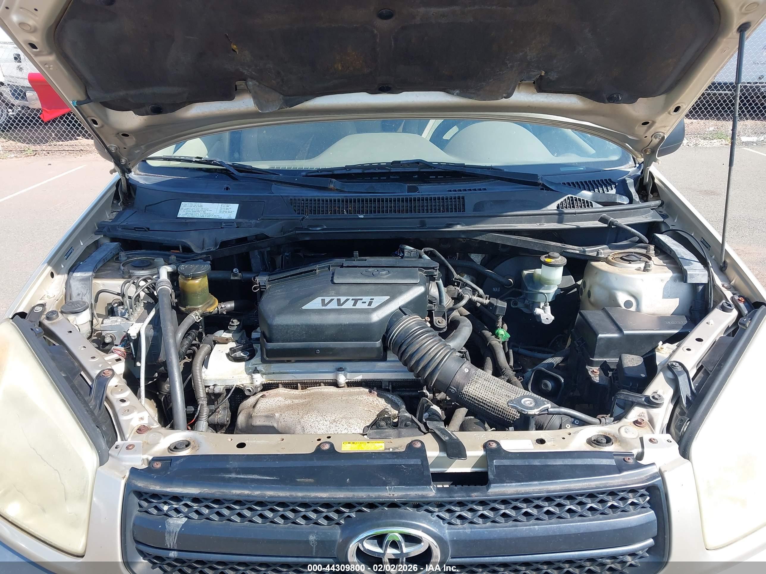 TOYOTA RAV4 image 10