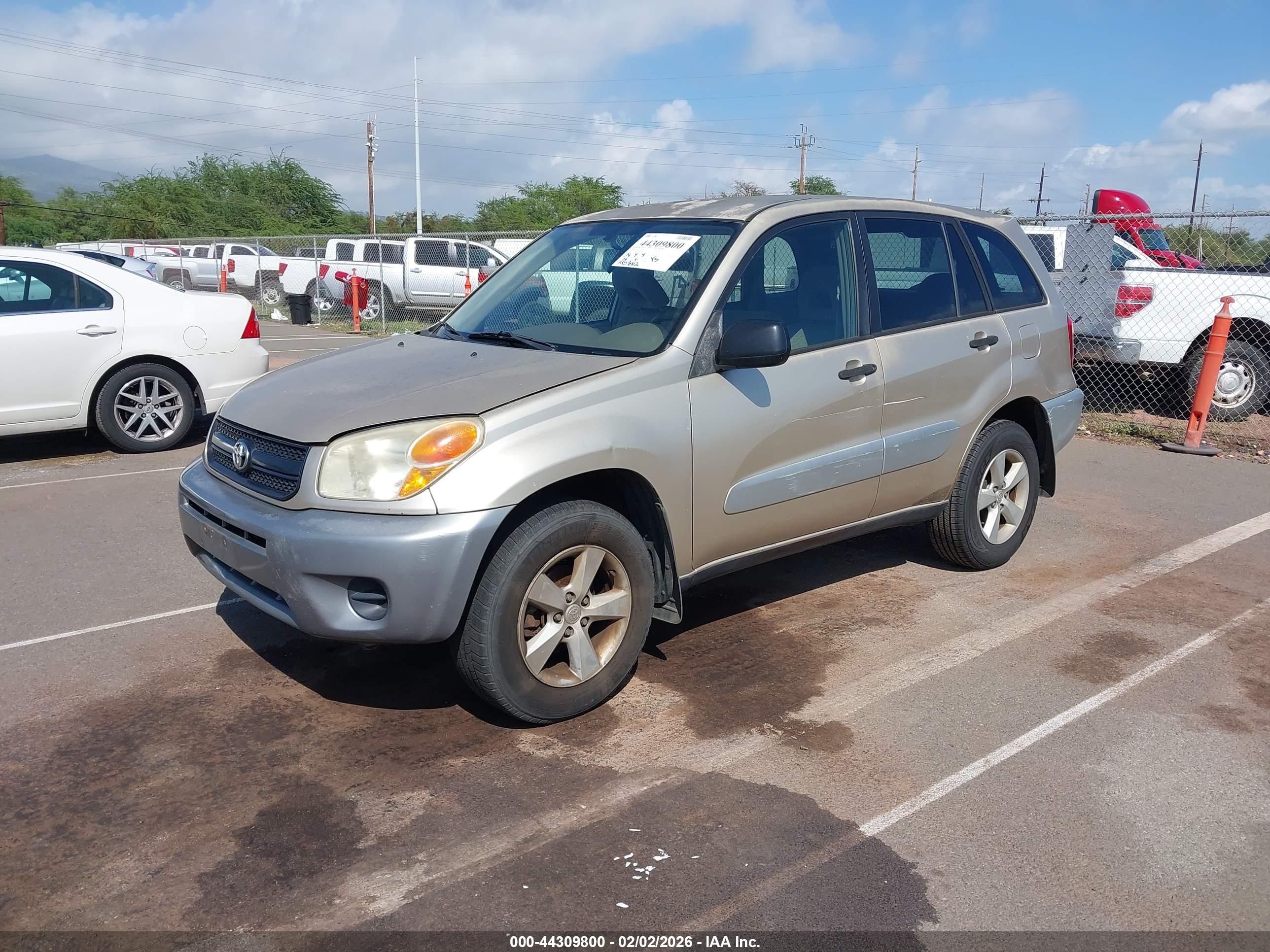 TOYOTA RAV4 image 2