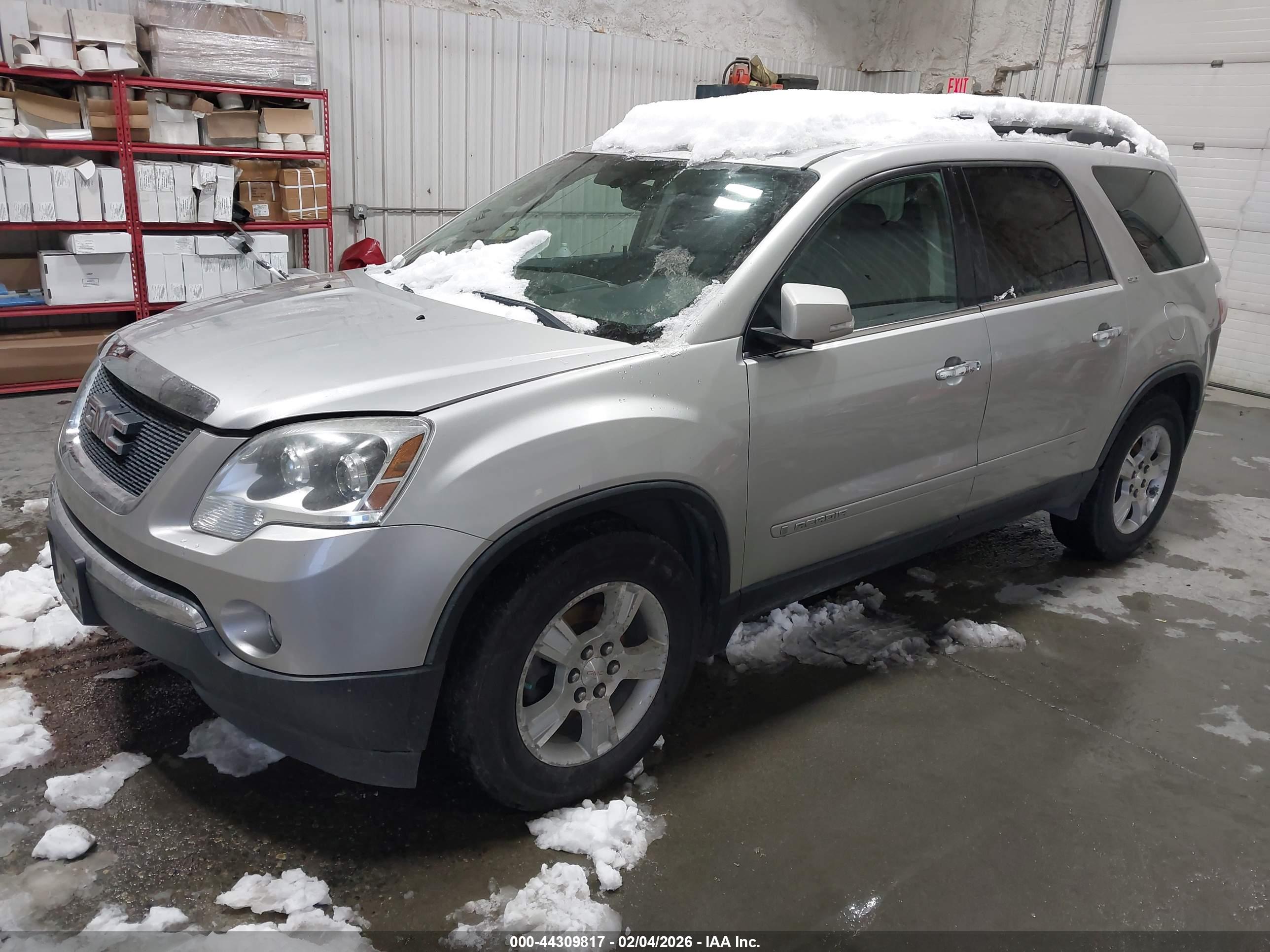 GMC ACADIA image 2