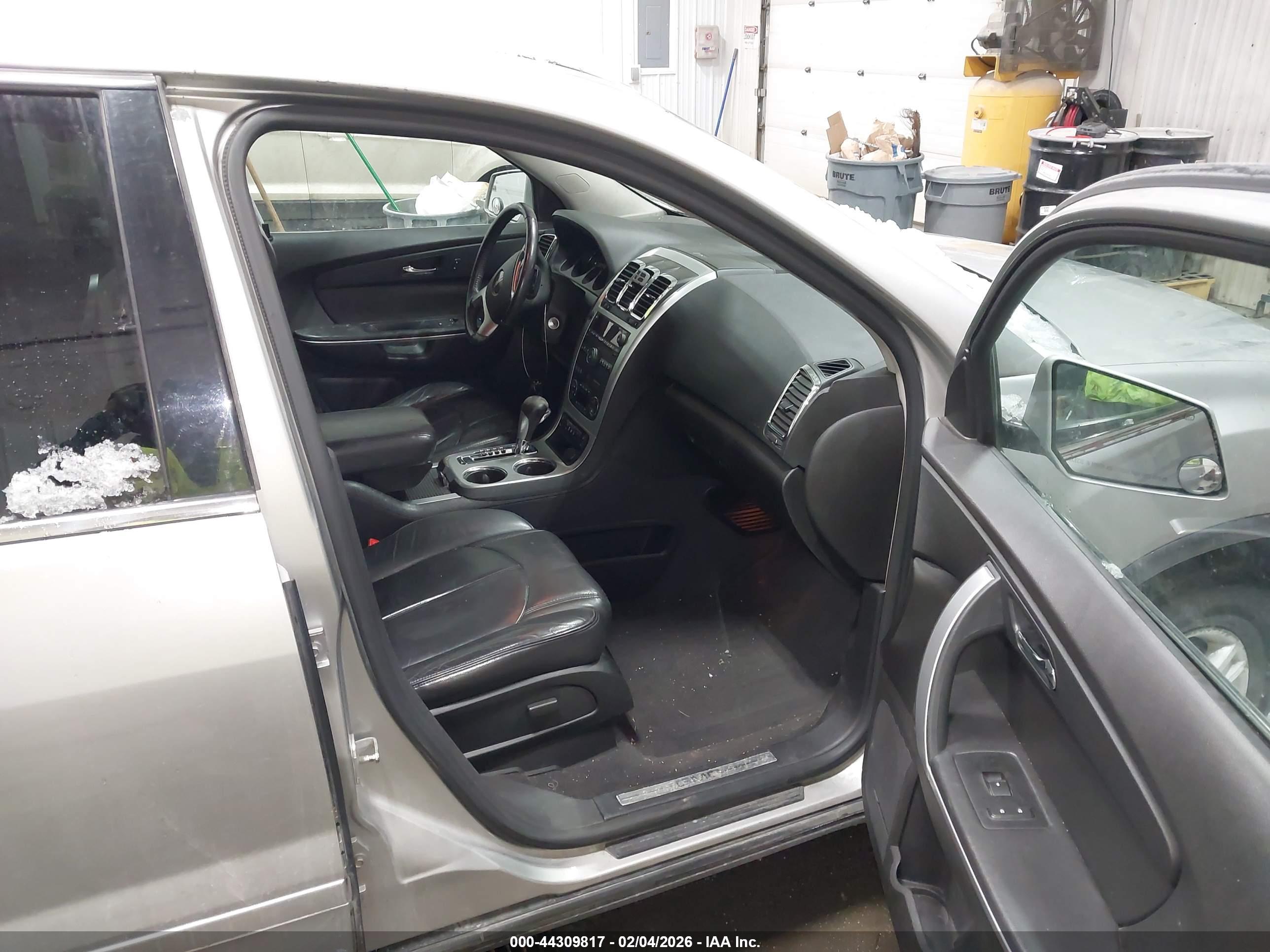 GMC ACADIA image 5