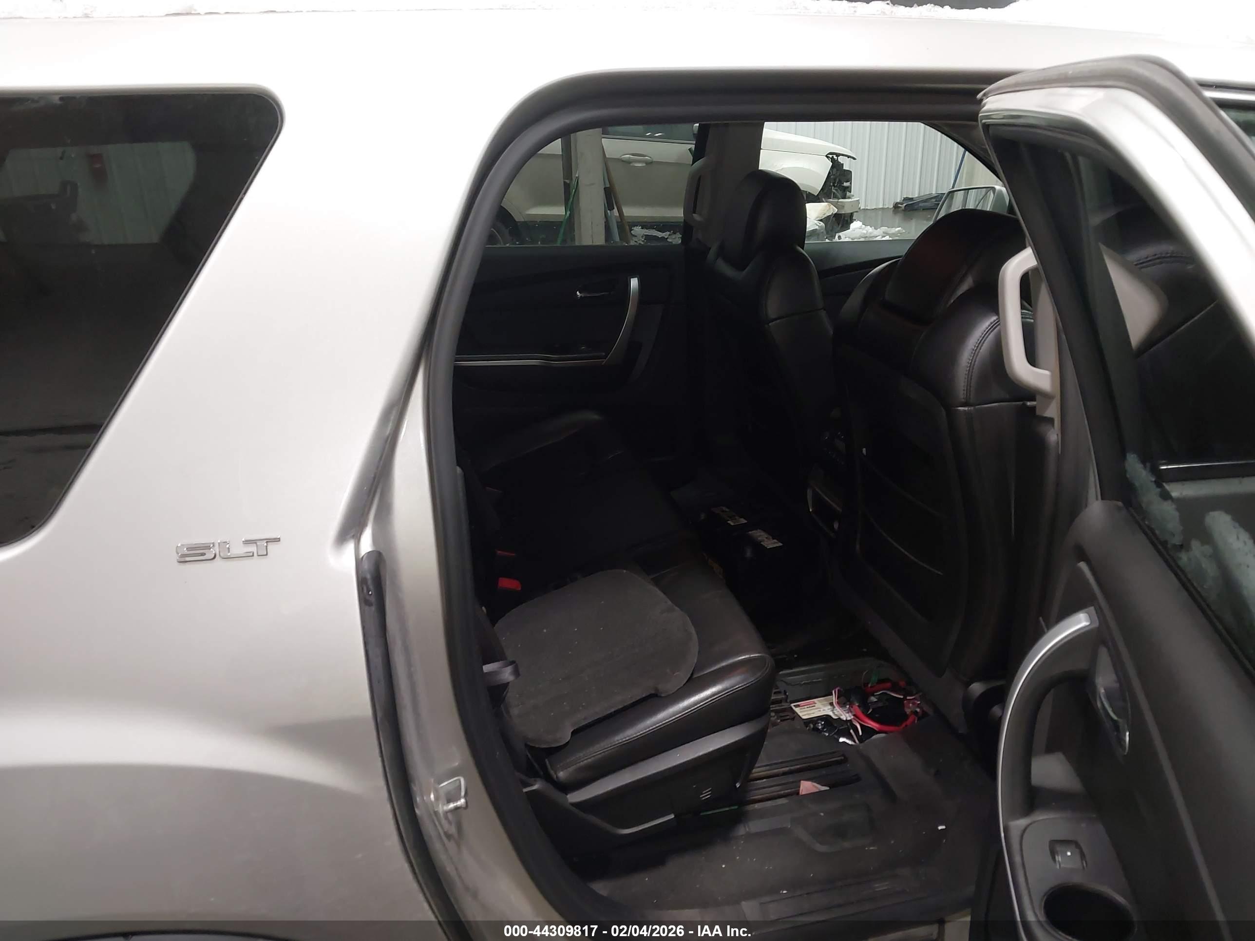 GMC ACADIA image 8