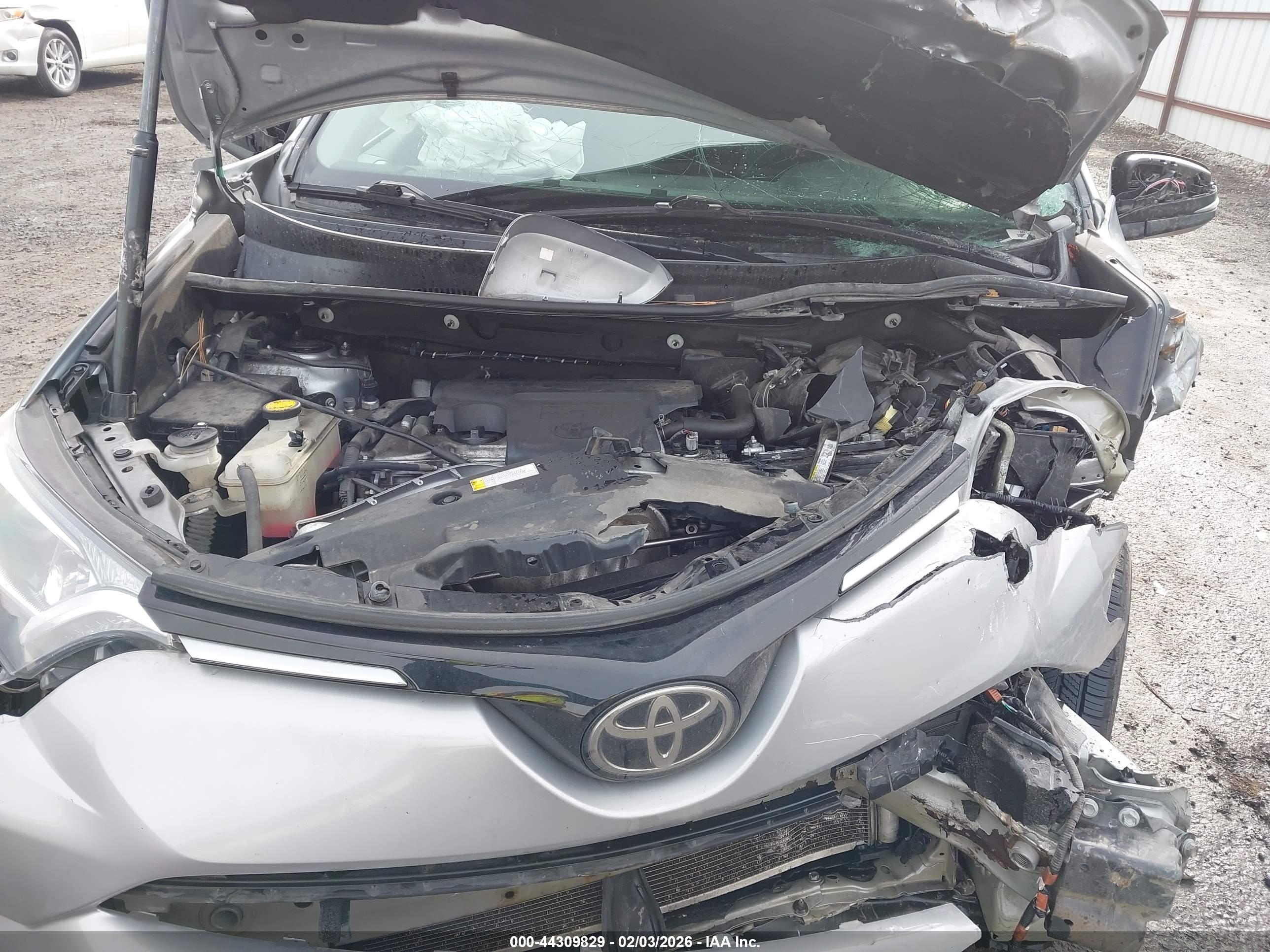 TOYOTA RAV4 image 10