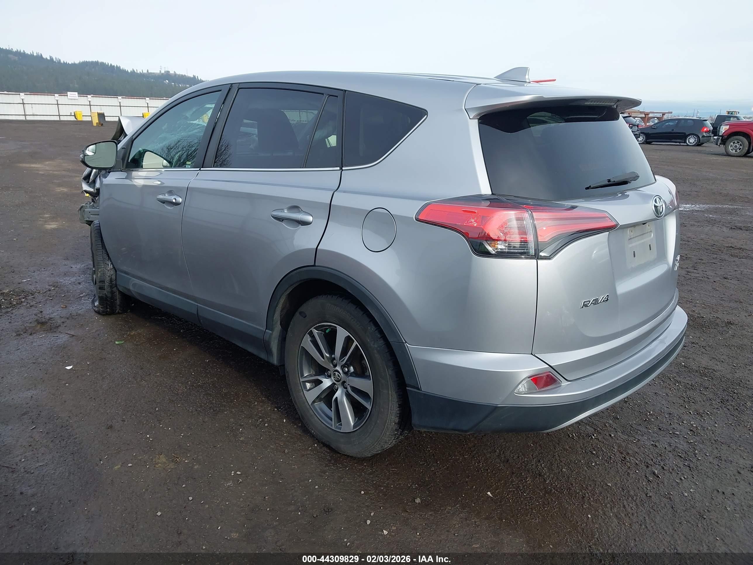 TOYOTA RAV4 image 3
