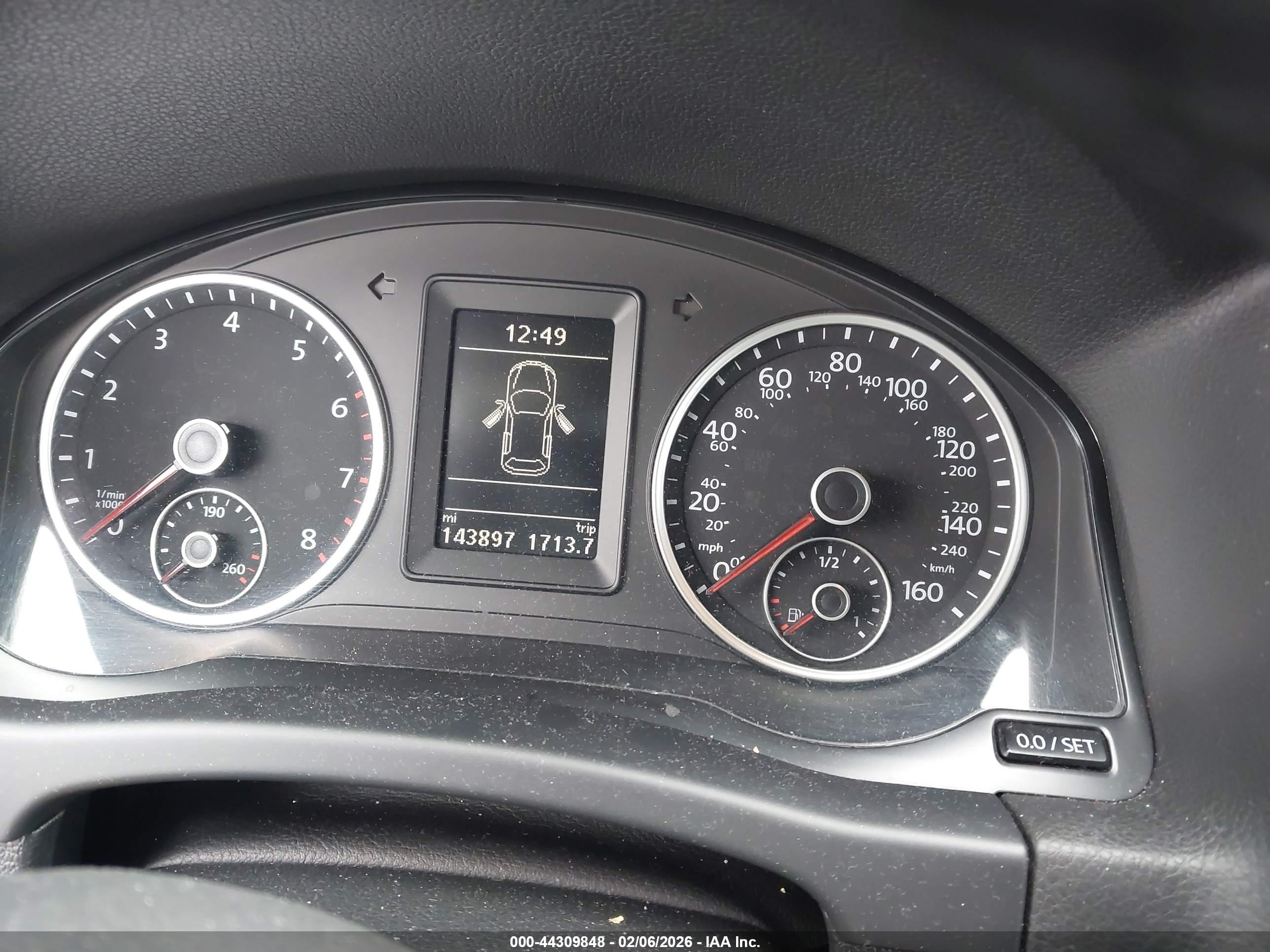 VOLKSWAGEN TIGUAN image 7