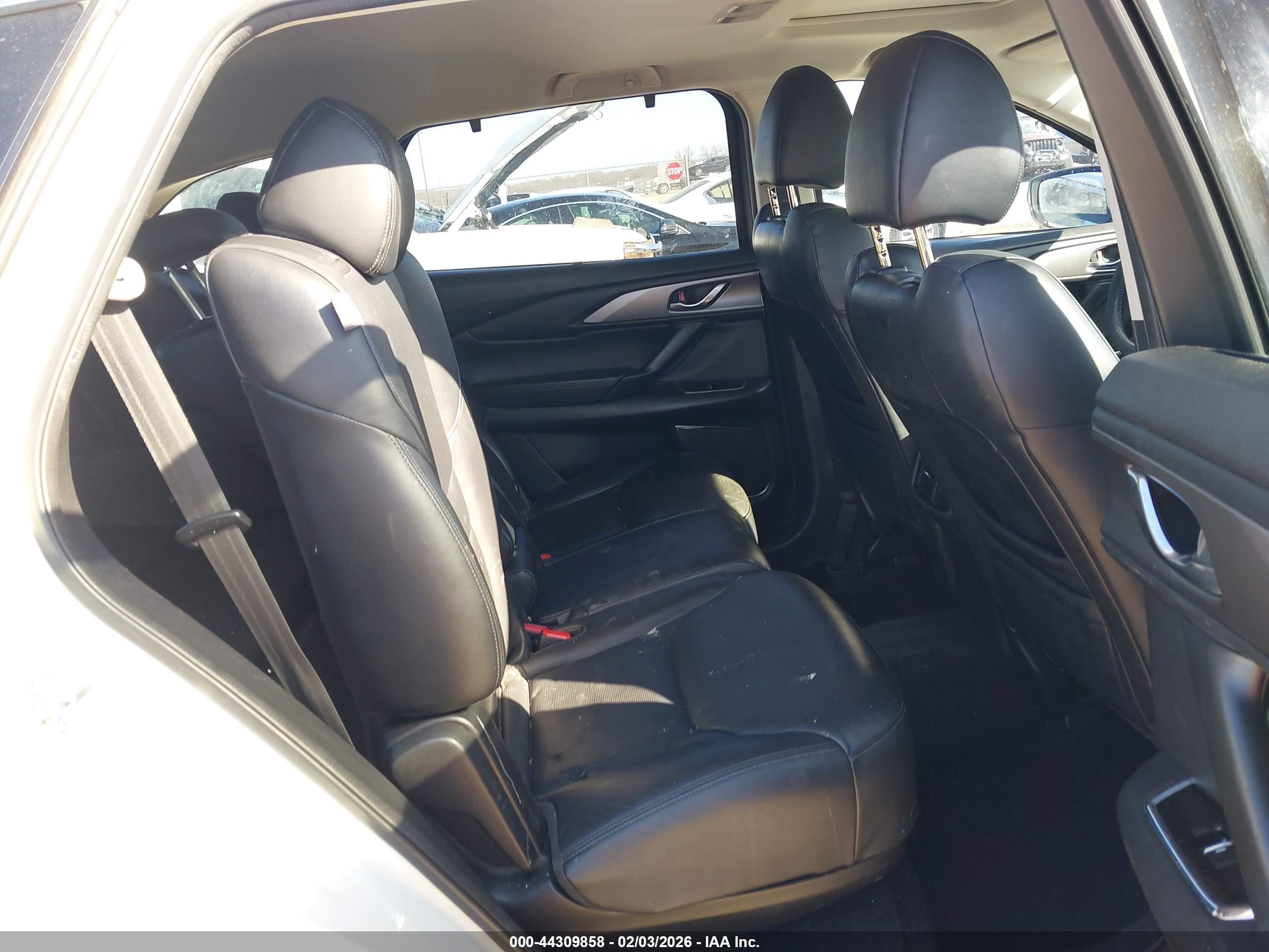MAZDA CX-9 image 8