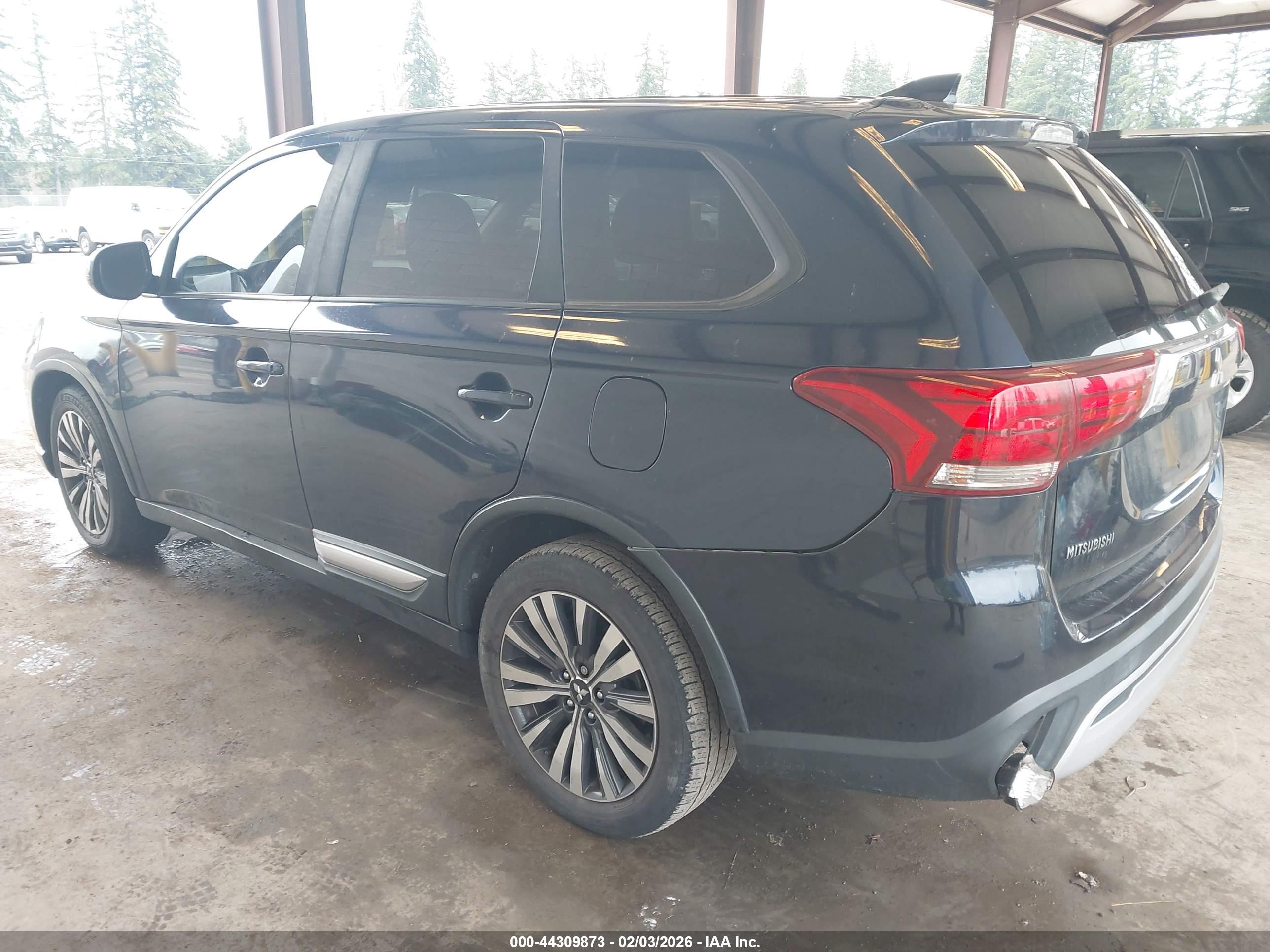 MITSUBISHI OUTLANDER image 3