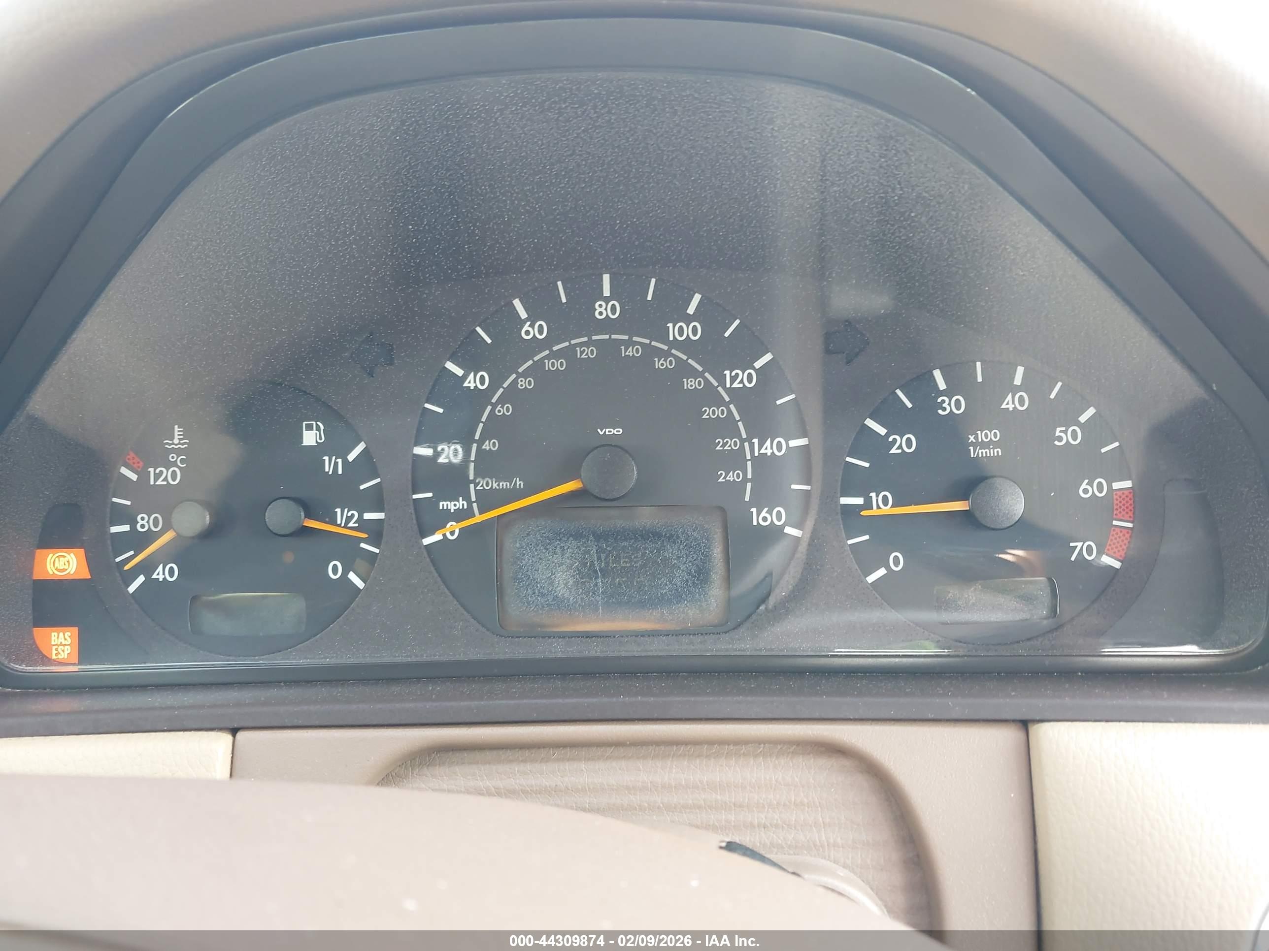 MERCEDES-BENZ E image 7