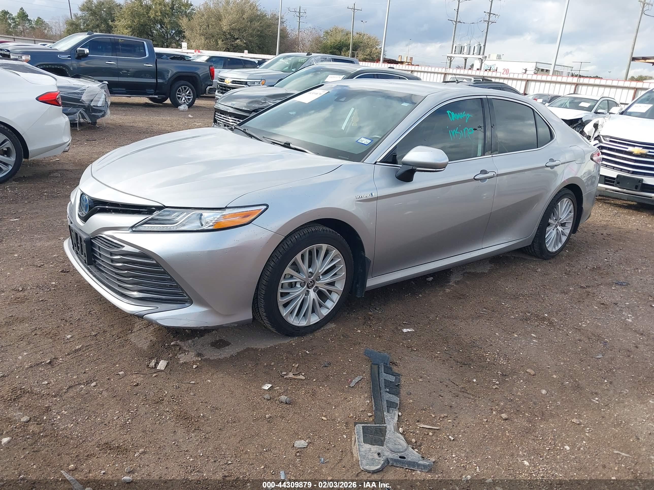 TOYOTA CAMRY image 2