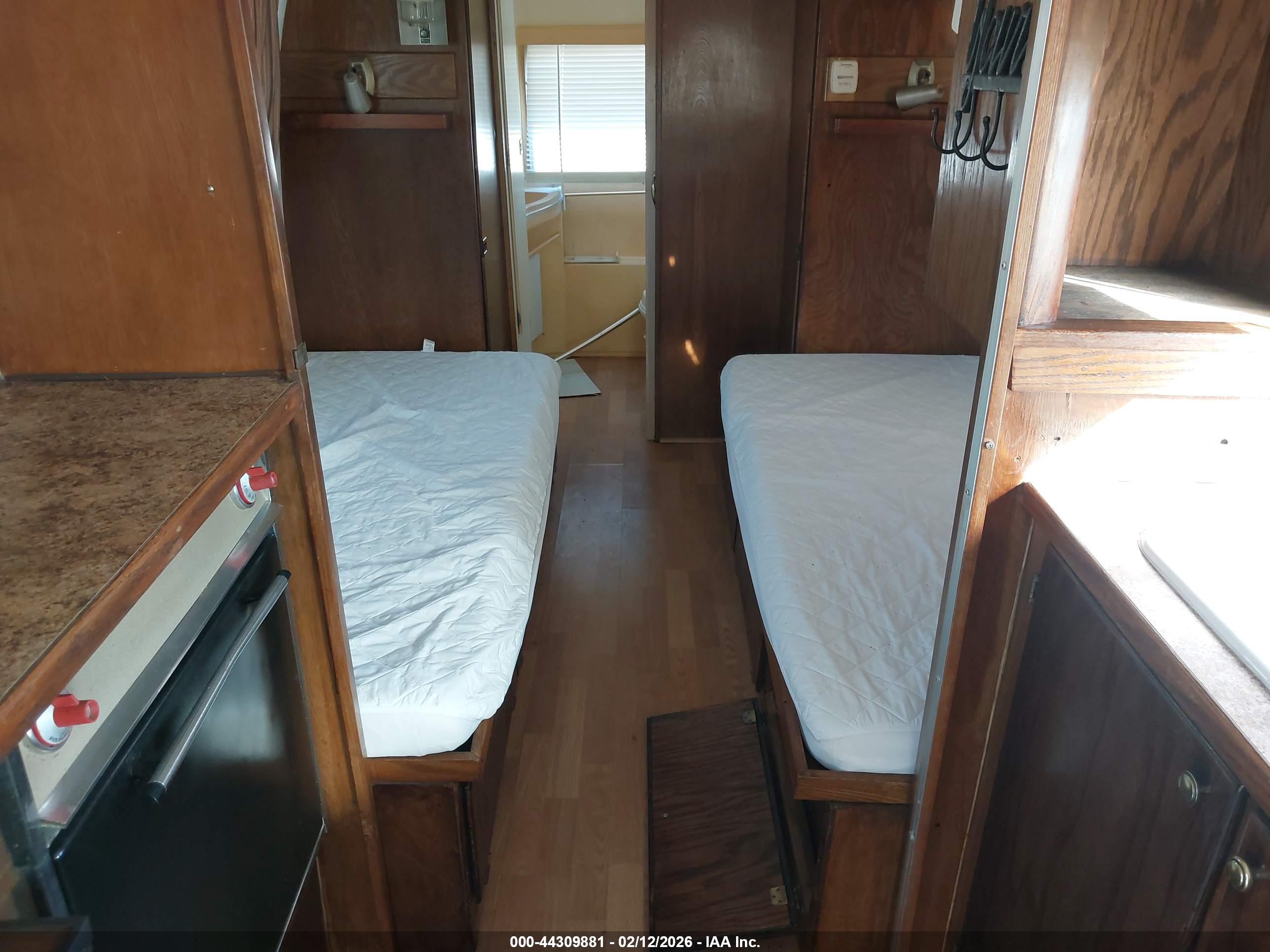 AIRSTREAM TRAVEL image 8