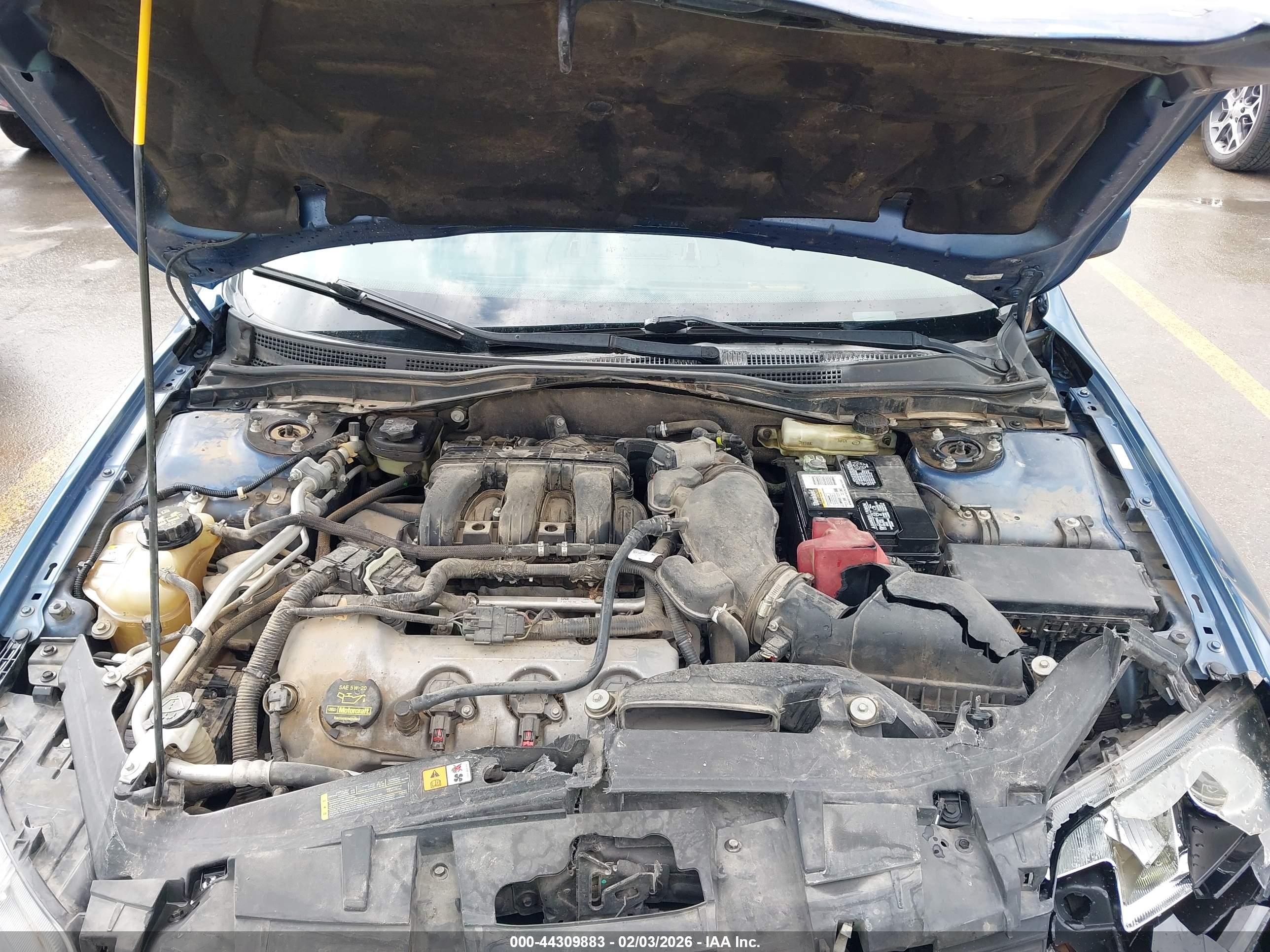 FORD FUSION image 10