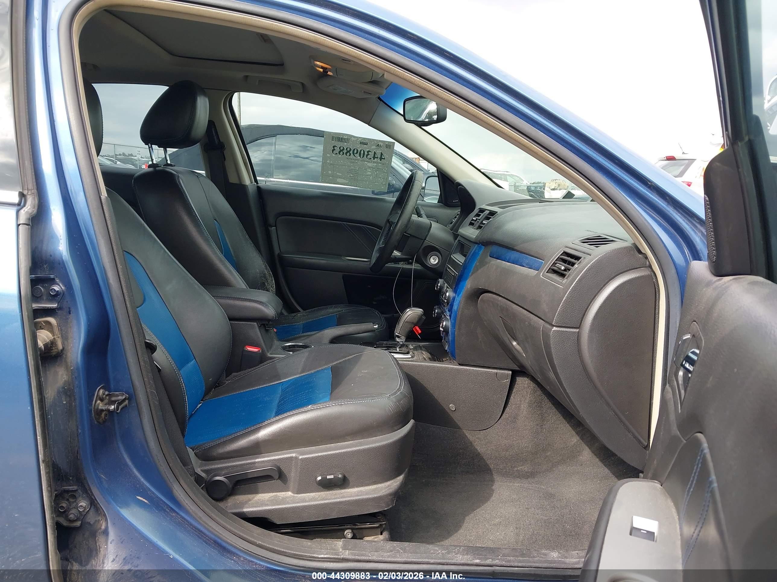 FORD FUSION image 5