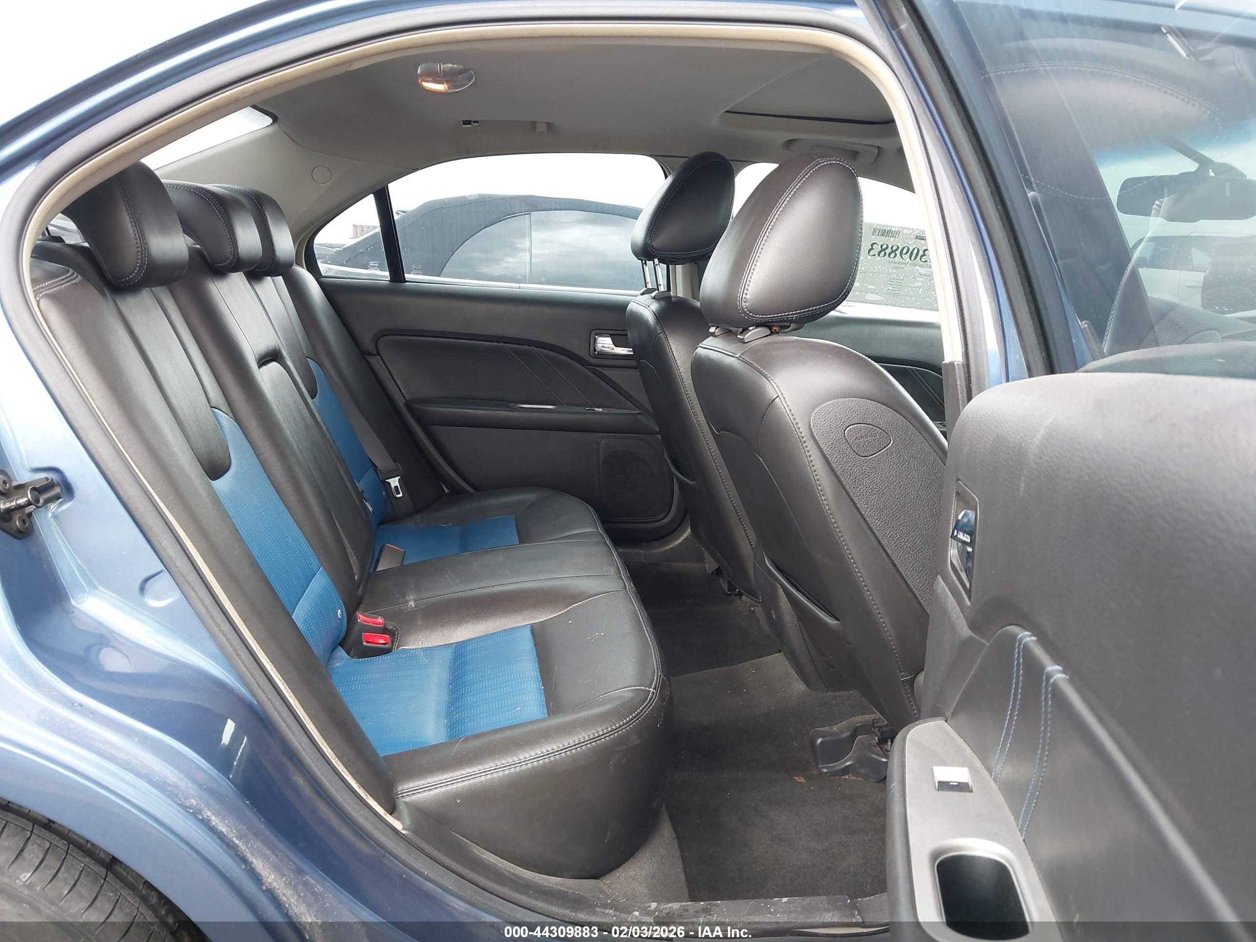 FORD FUSION image 8