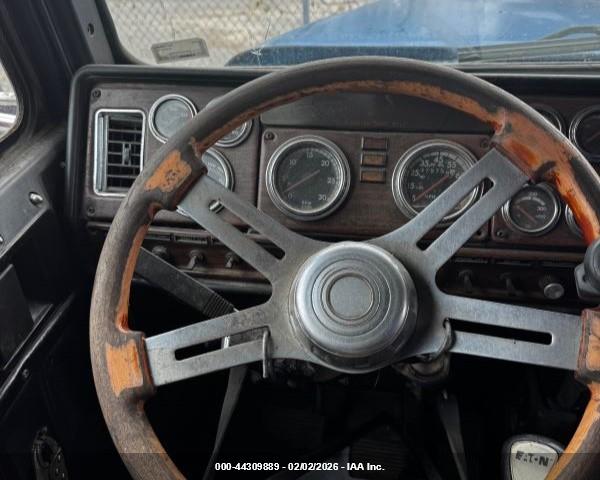 FREIGHTLINER CONVENTIONAL image 6