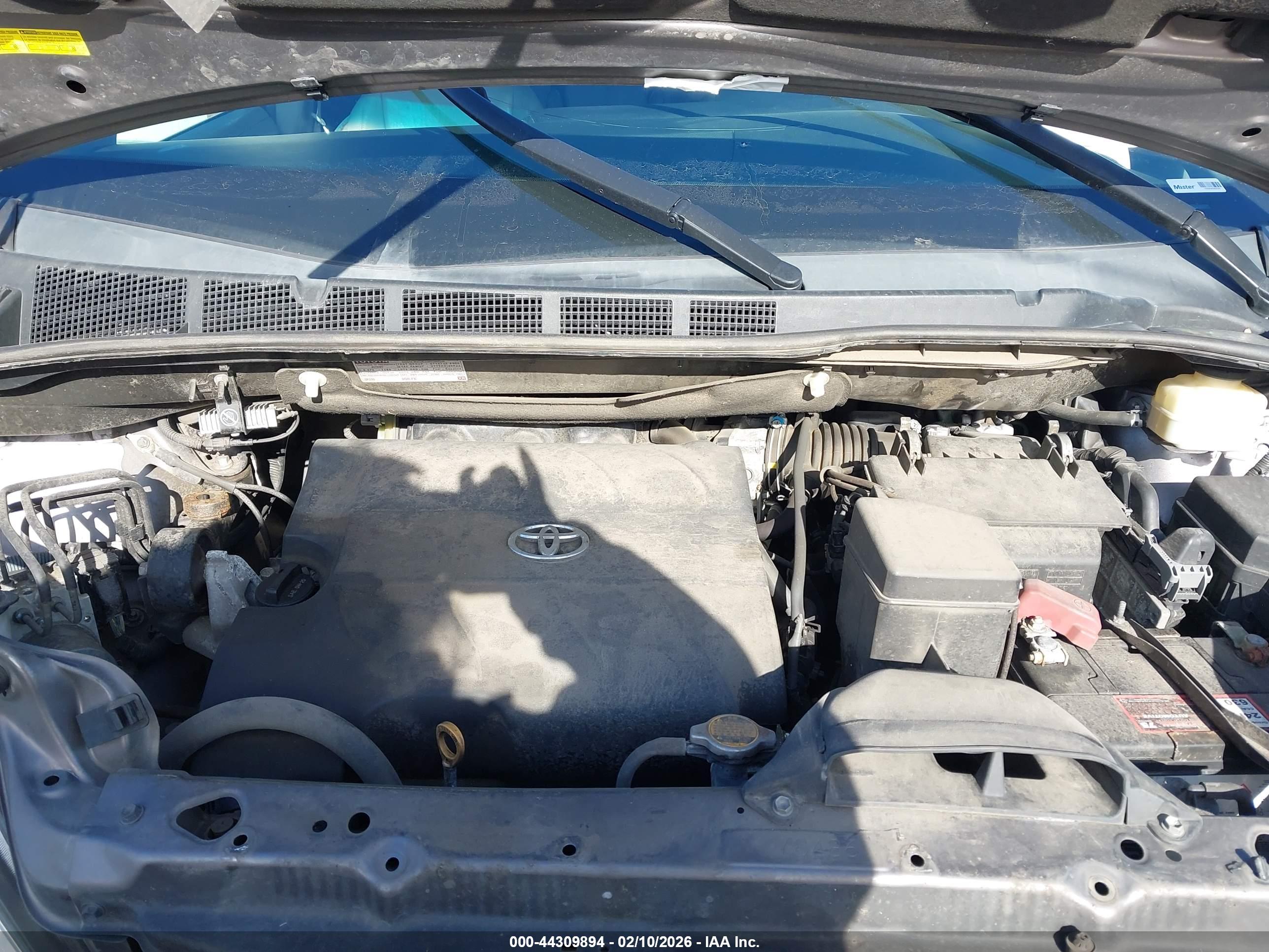 TOYOTA SIENNA image 10